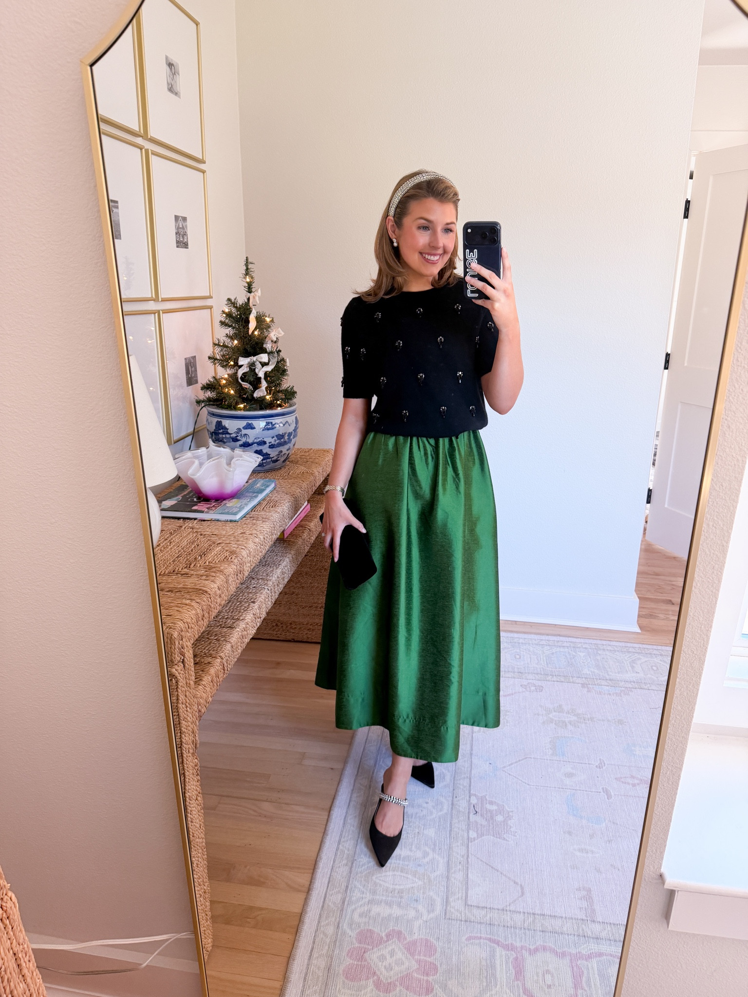 Christmas outfit idea! Wearing an XS in sweater and dress!