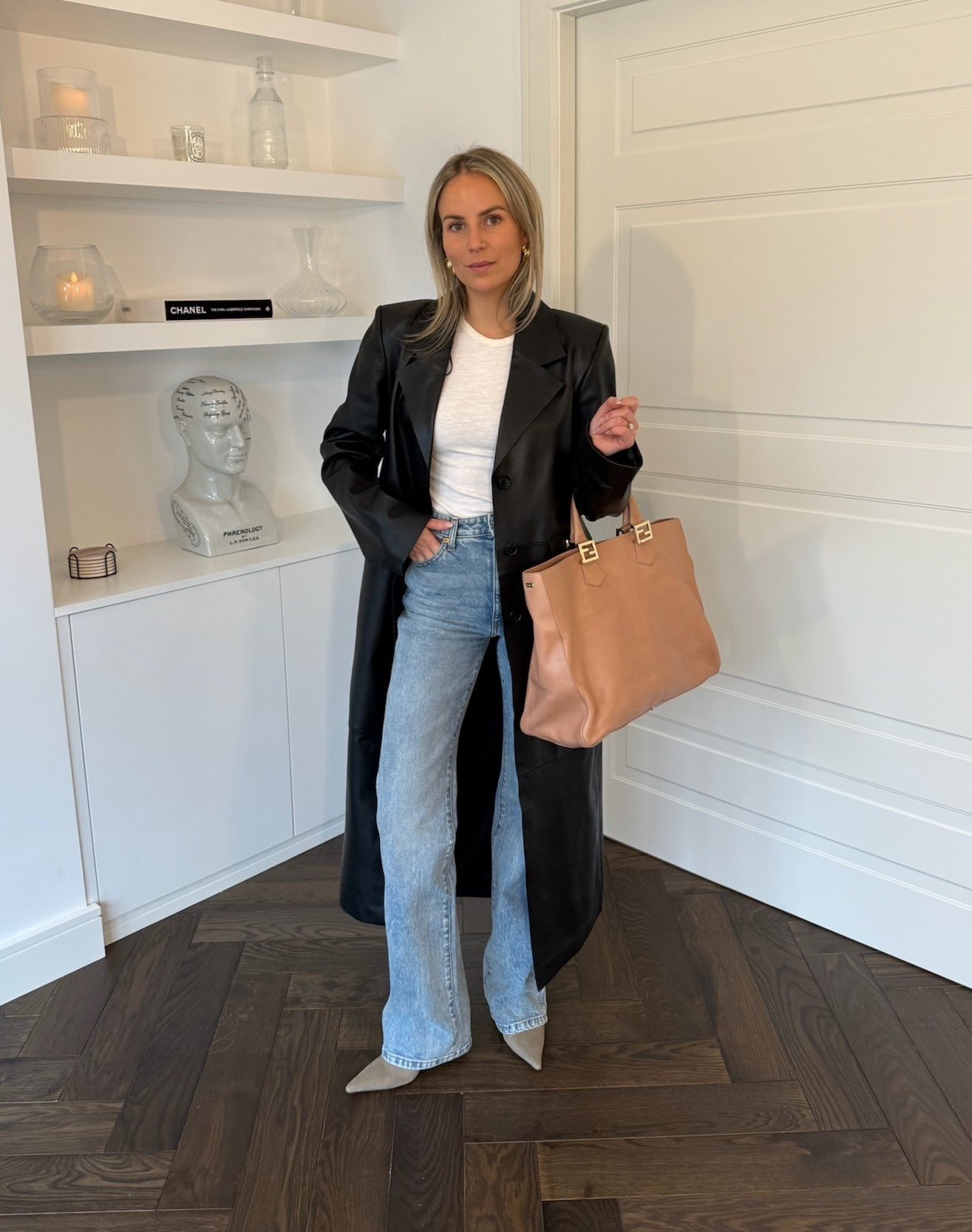 The leather jacket- 3 ways part 2- probably the simplest of looks but one that works so well with a slightly elevated coat and one that will stand the test of time. A classic fitted t shirt, t shirt bra that’s the smoothest fit and a jean that fits like no other with my pre loved bag.  

#LTKuk #LTKeurope #LTKspring