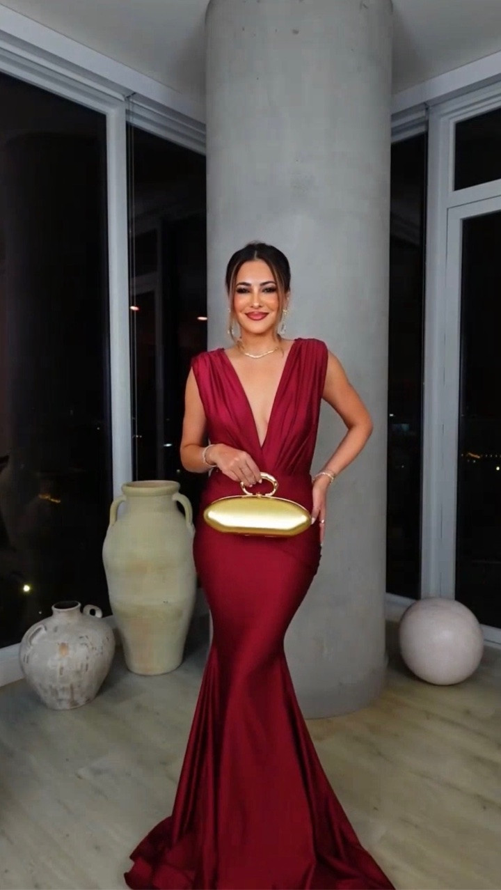 GRWM: A burgundy evening dress moment ✨

#LTKdayinmylife #LTKgrwm #LTKootd