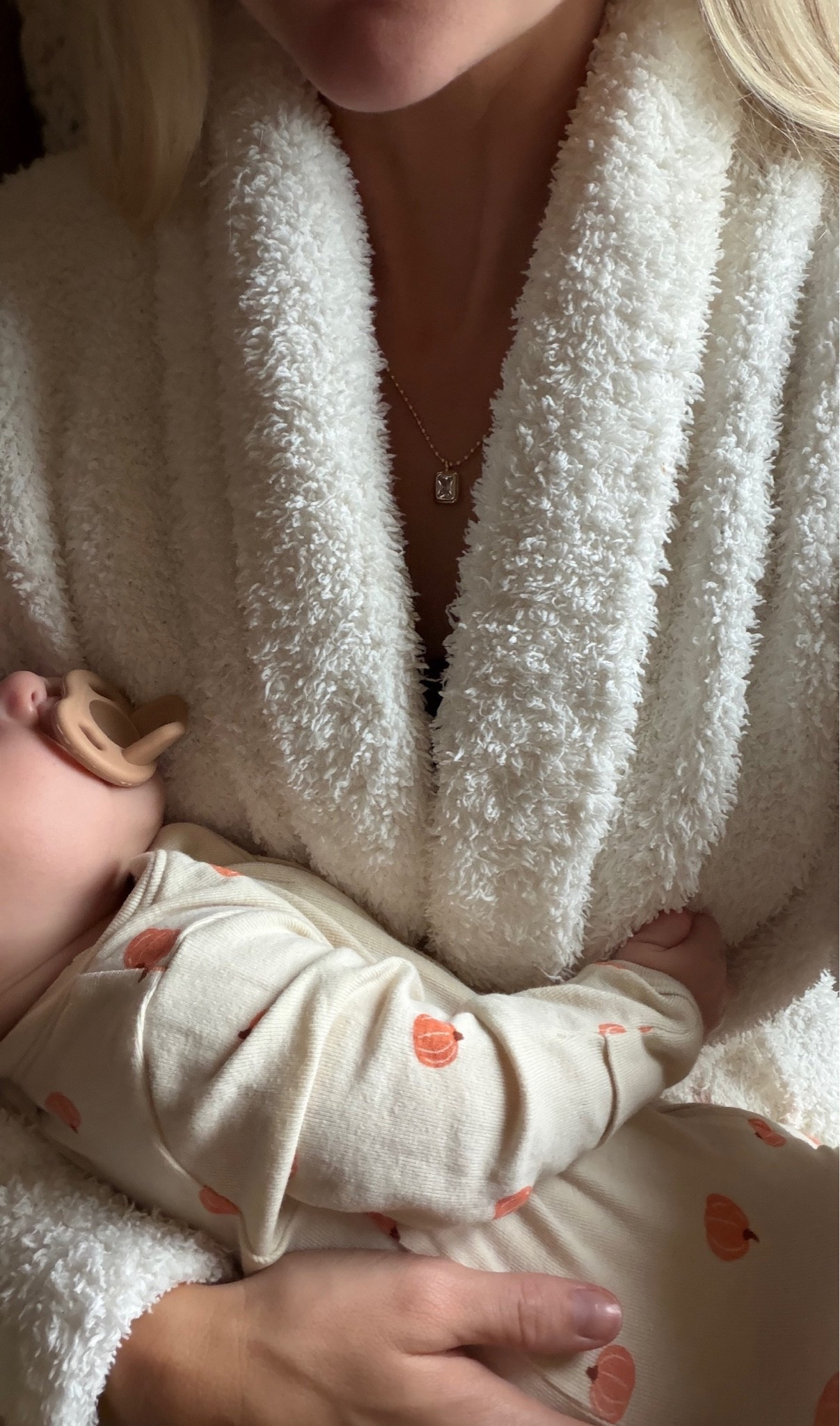SIZE: 2/M in robe, code KATHLEEN20 for discount on necklace! #kathleenpost