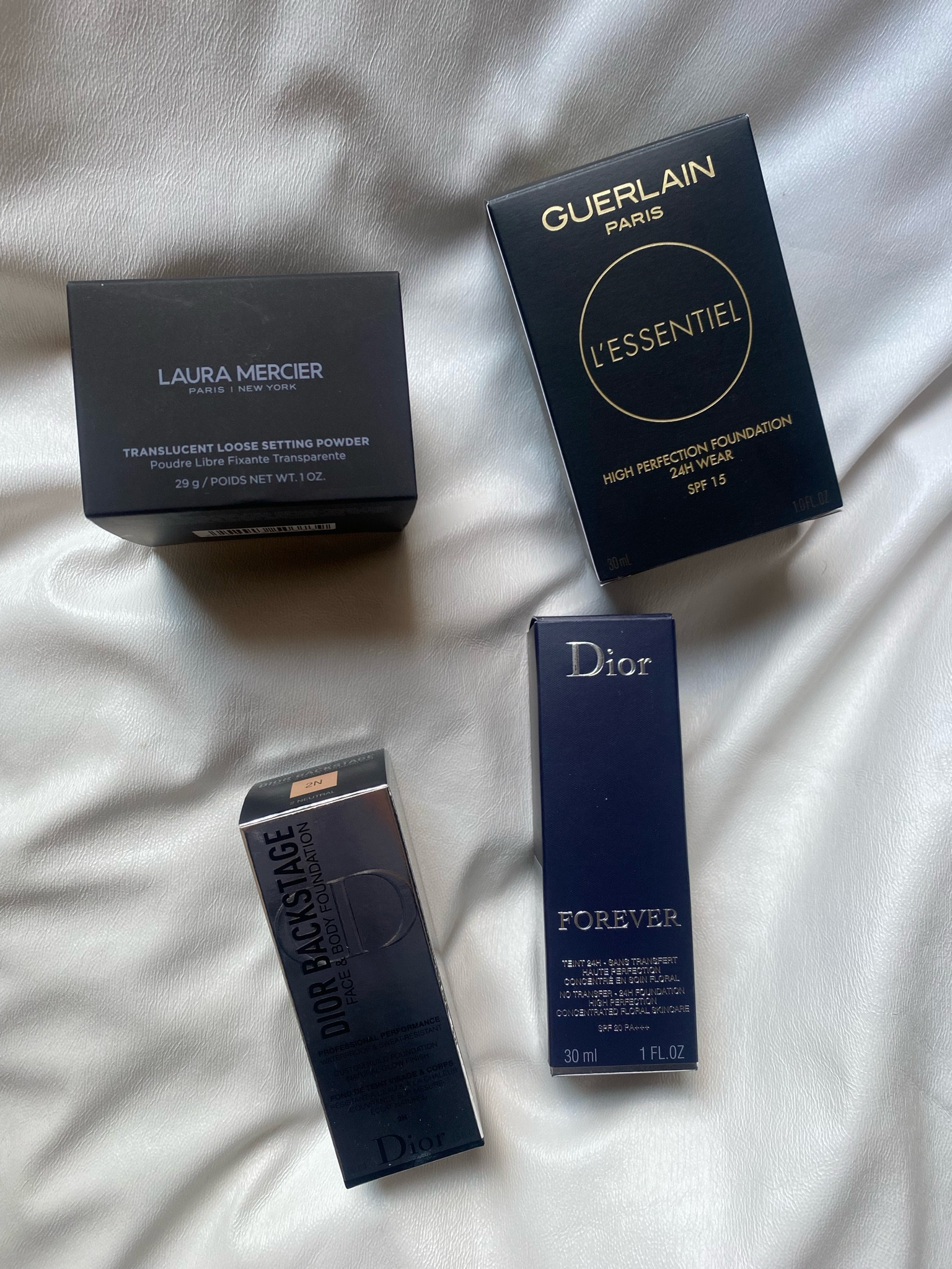 4 produtos que eu amo 🖤 Não troco por nada, pois esses produtos são perfeitos para minha pele oleosa. Não transferem, não deixam à mostra as linhas de expressão, não craquelam, eu amo e recomendo !

#LTKbrasil #LTKbeauty