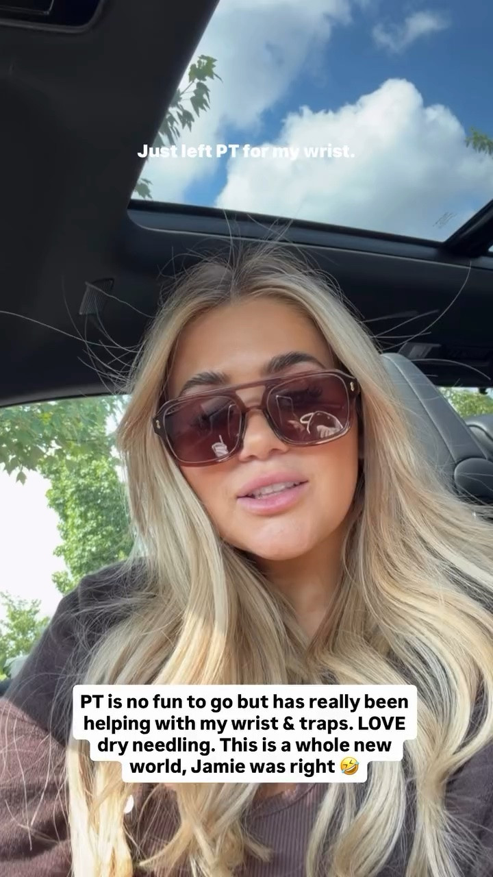 Cute Amazon sunnies🤎

#LTKootd #LTKmomlife #LTKSaleAlert