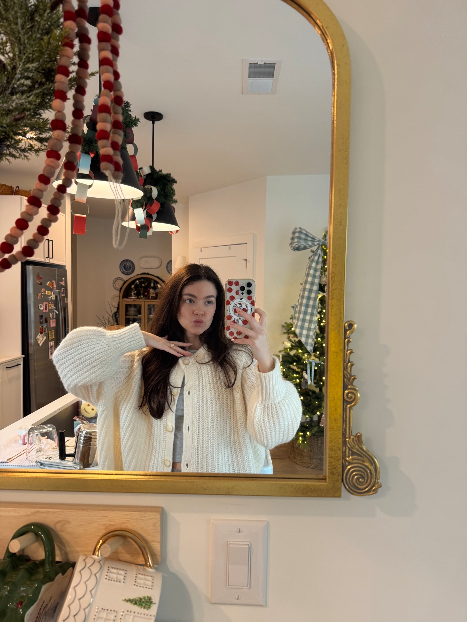 Oversized cardigan from sezane! I could live in their sweaters. Wearing size xl

#LTKGiftGuide #LTKHoliday #LTKootd