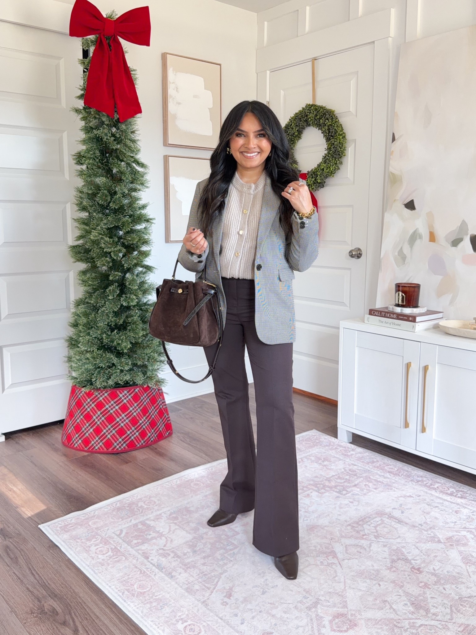 Abercrombie Black Friday Sale! Use code CYBERAF for an extra 15% off! 
Brown herringbone classic suiting blazer size xxs regular TTS
Sand tan crew cardigan size xs TTS
Dark coffee bootcut pants size 26 short TTS
Brown leather boots size 5.5 TTS

#LTKPetite #LTKHoliday #LTKSaleAlert