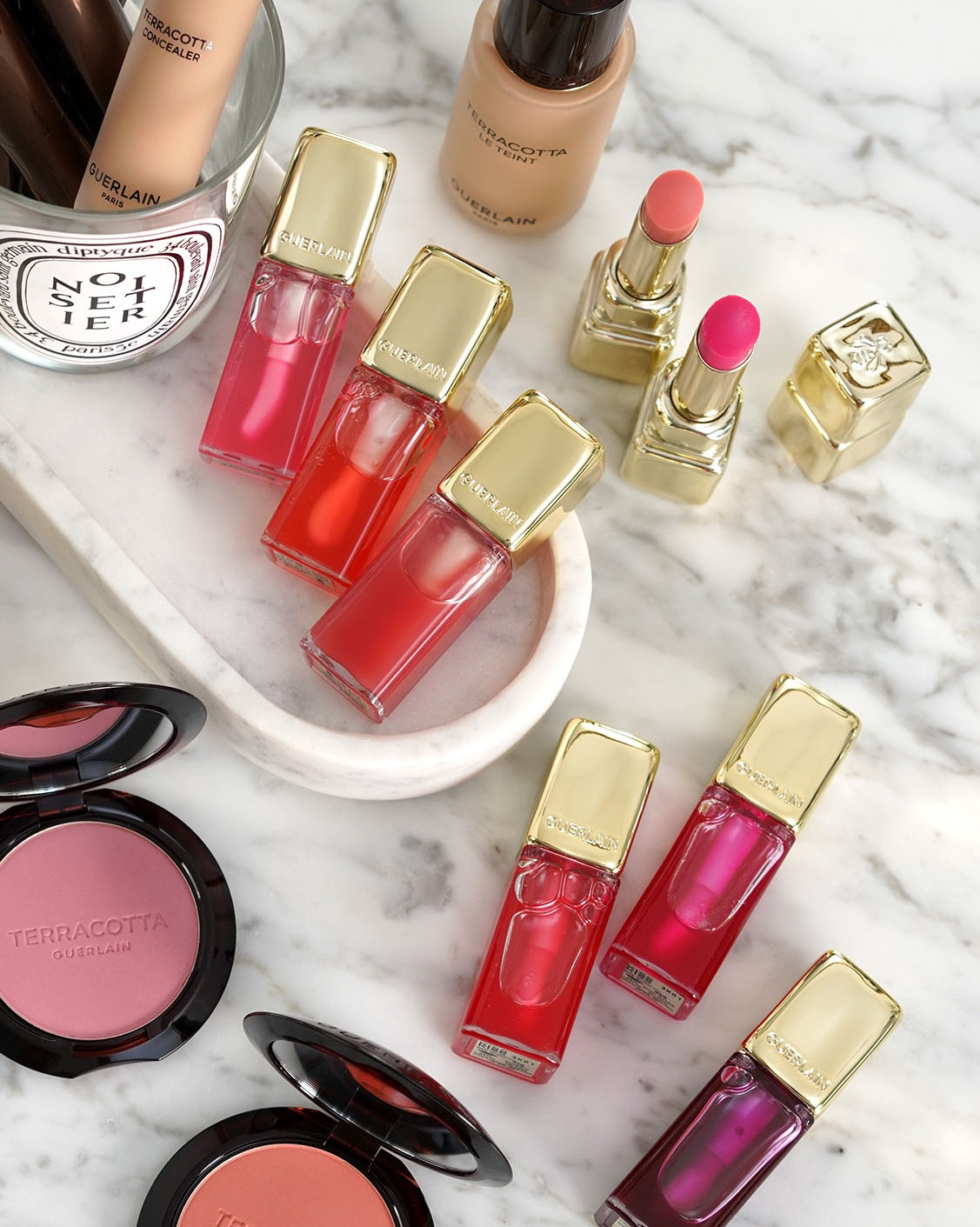 Guerlain KissMiss Bee Glow Lip Oil and swatches 

#LTKBeauty