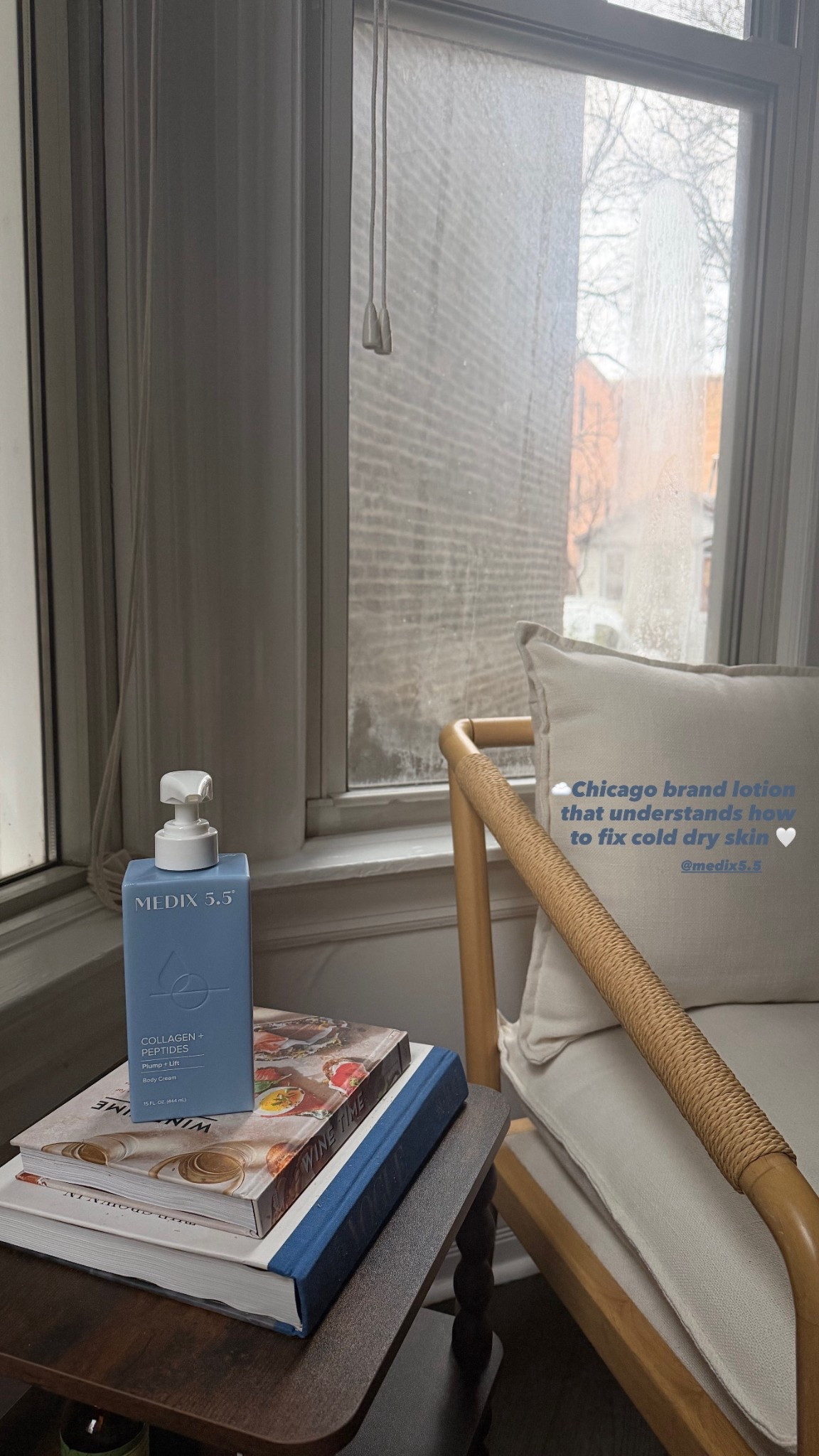 Current body lotion! 🧴 love having this in the living room and in the bathroom for post shower routine :) 
#ad #medix5.5 #morningroutine

