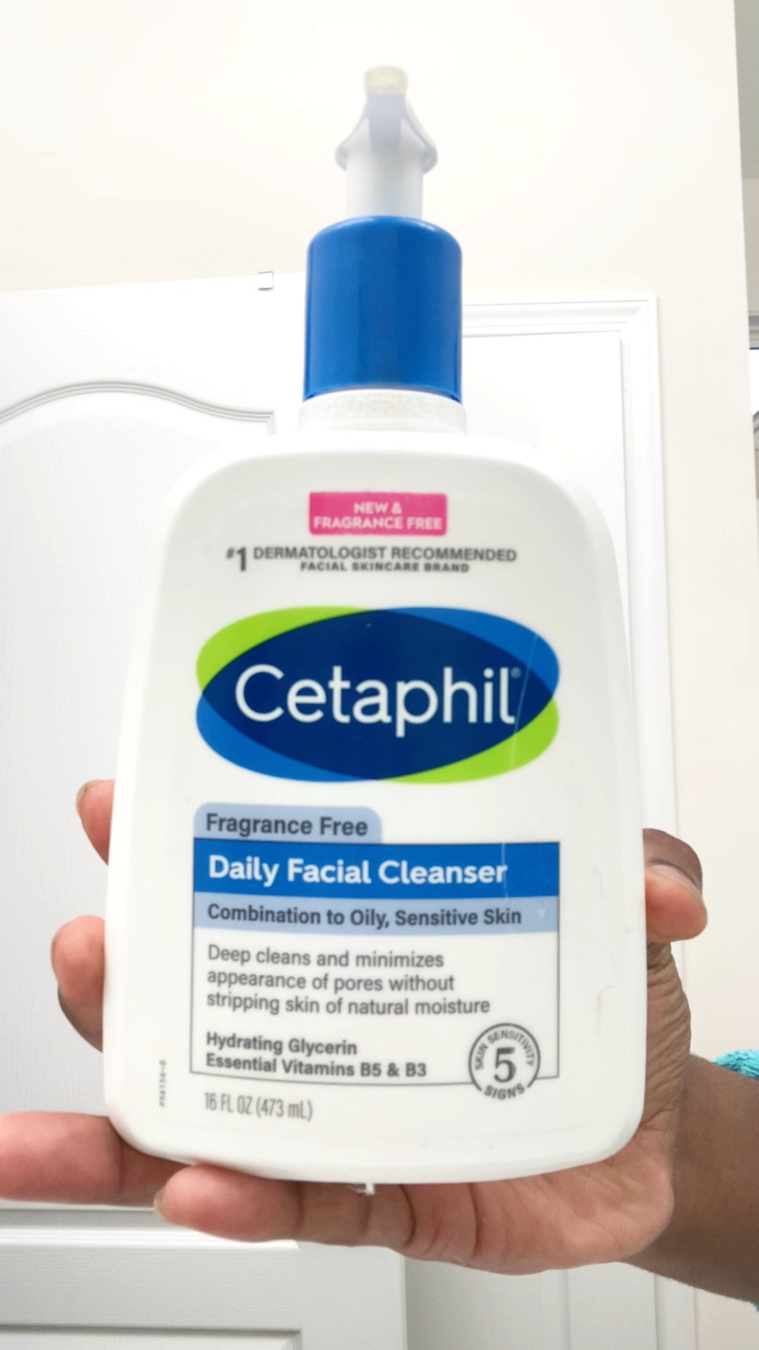 Cool weather is here and that means I need to make sure my skin routine has more hydrating and moisturizing products in it. Even though I have oily skin it will start to dry out in the cold dry air of fall and winter.

Here are the hydrating skin products I use during cool weather.
#oilyskin #winterskincare

#LTKbeauty