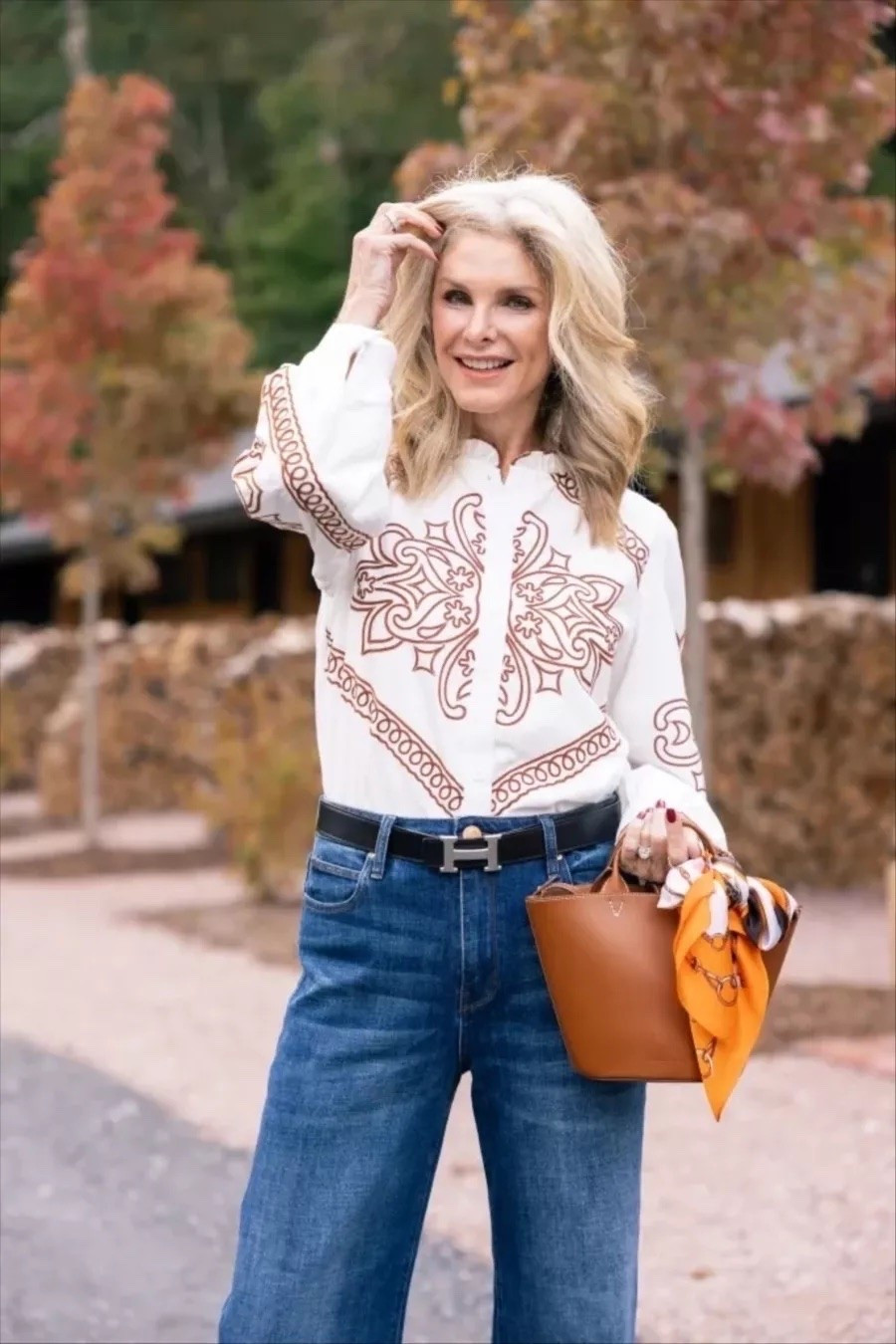 The mist-have blouse for fall! Size S

@Avara

#LTKSeasonal #LTKOver40 #LTKootd