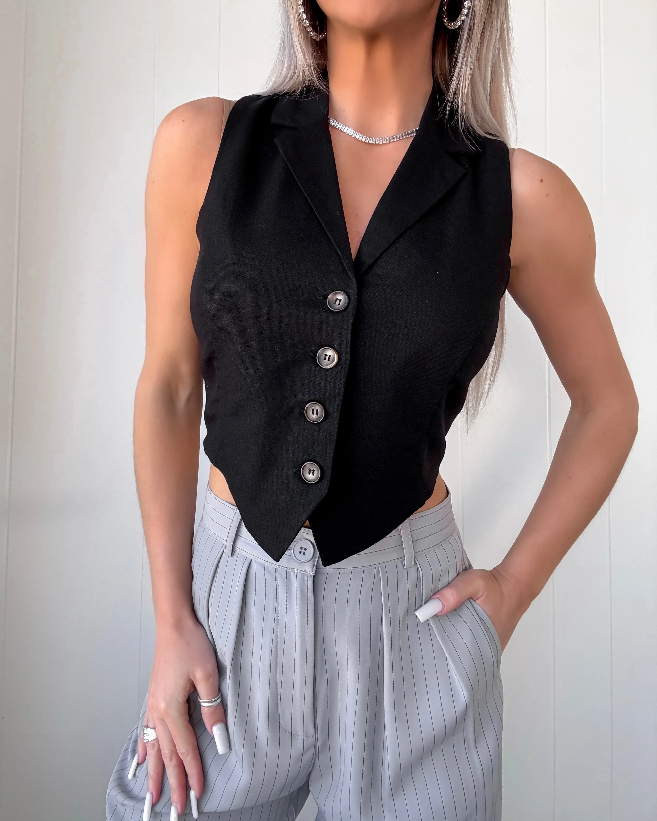 City Sleek Cropped Vest - Black | Bar T Boutique