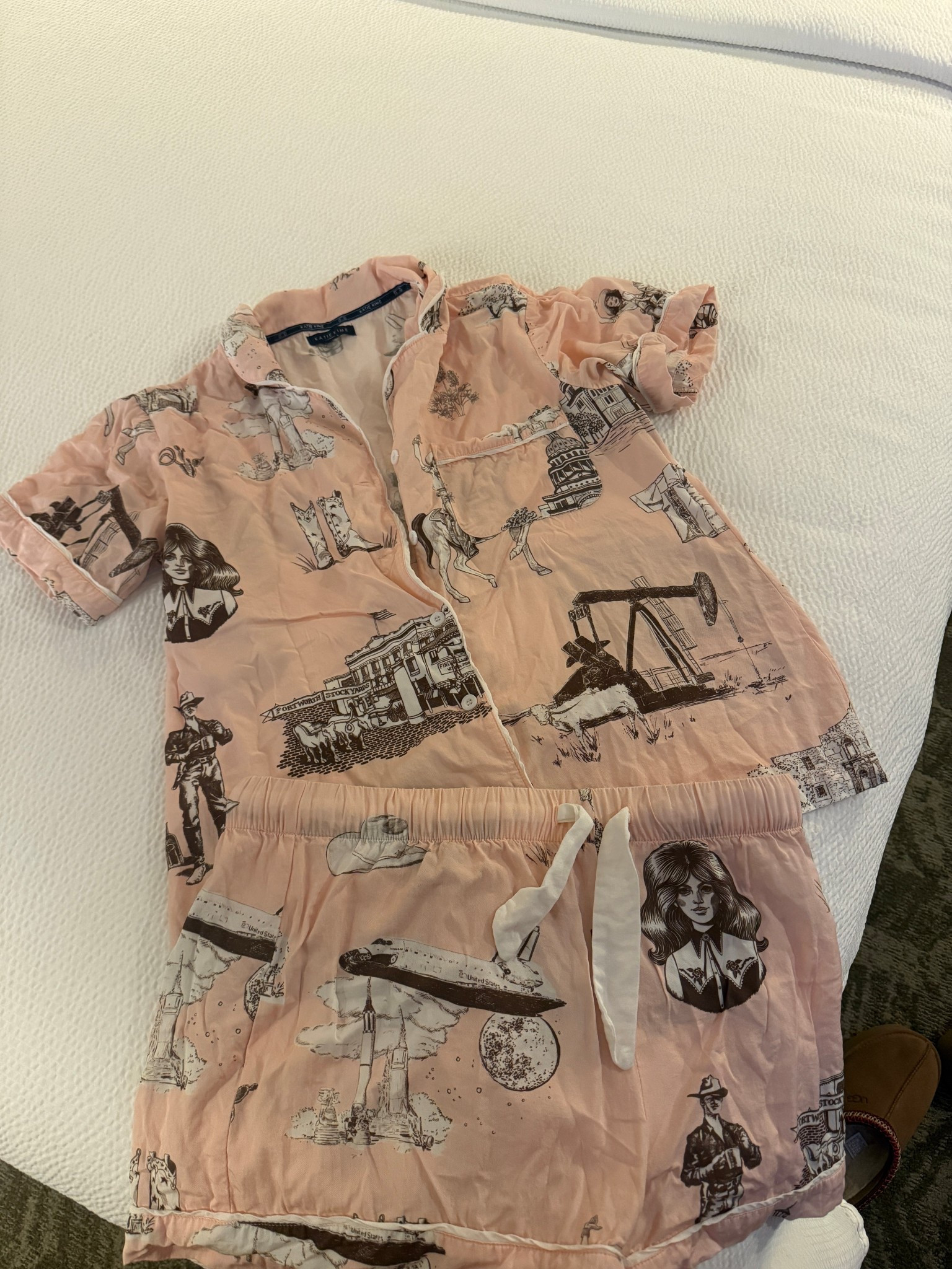 Obsessed with my newest pair of Katie Kime PJs! These are the Fort Worth stockyards toile print! 