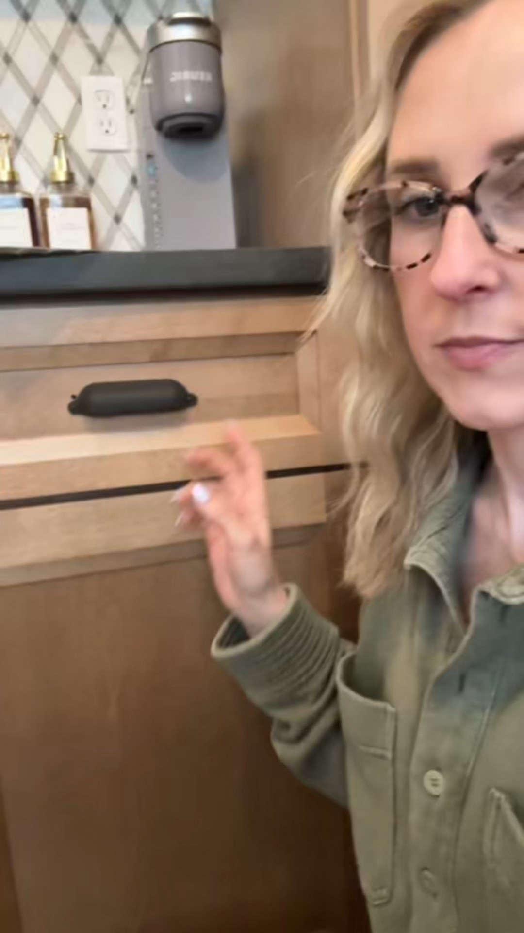 I accidentally marked my hardware hole wrong on this drawer in the laundry room, but I found these cool stickers on Amazon to hide it! They saved me from having to replace the drawer front 👏🏼🙌🏼

DIY Project | Cabinet Hardware | Amazon Find | Laundry Roomm