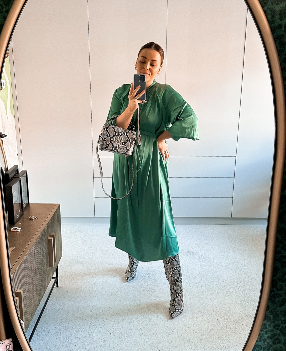 Green dress

#LTKeurope #LTKworkwear #LTKitbag