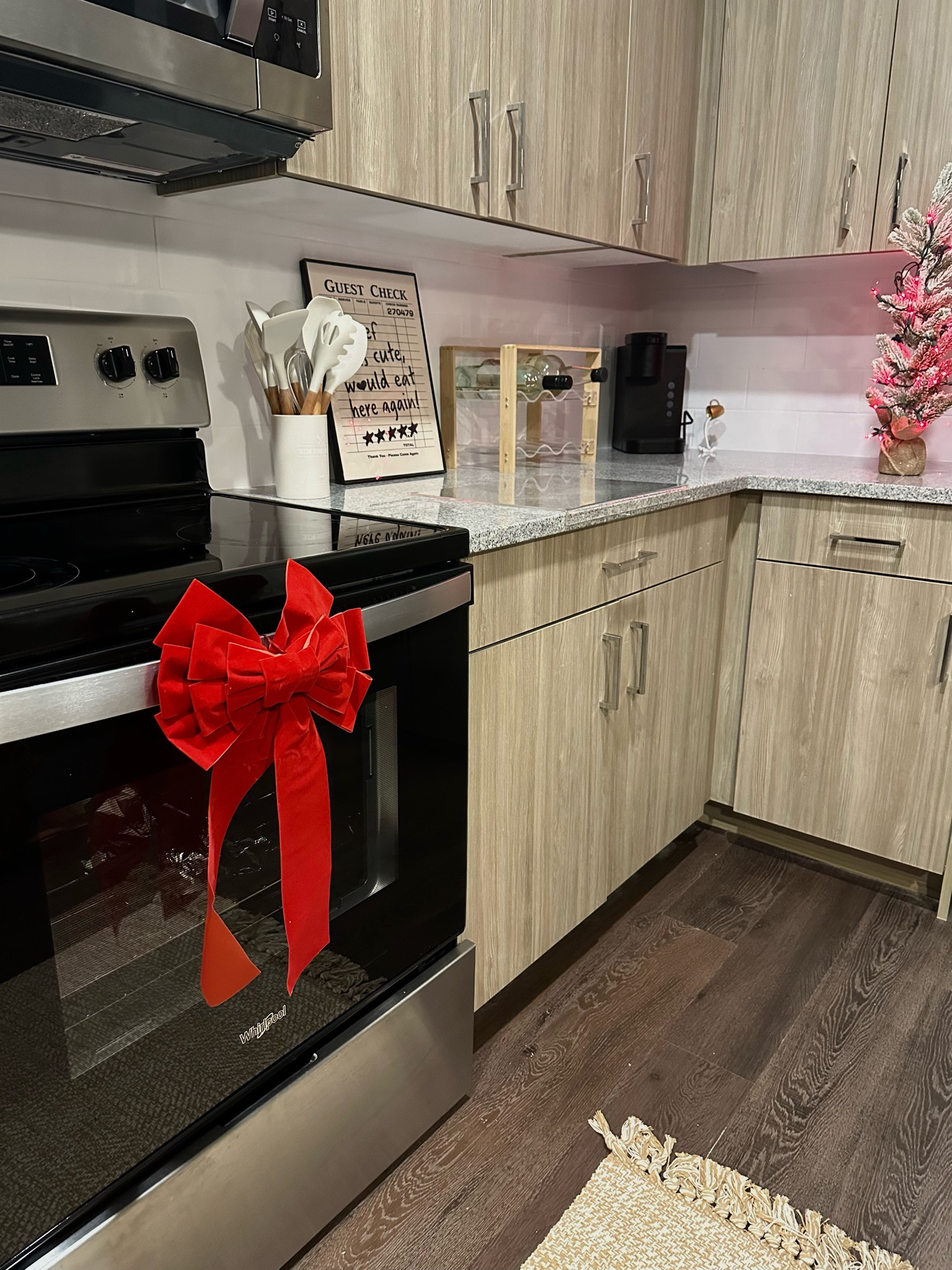 Minimal Christmas decor 🎅🏽🎄✨

#LTKHoliday #LTKSaleAlert #LTKHome