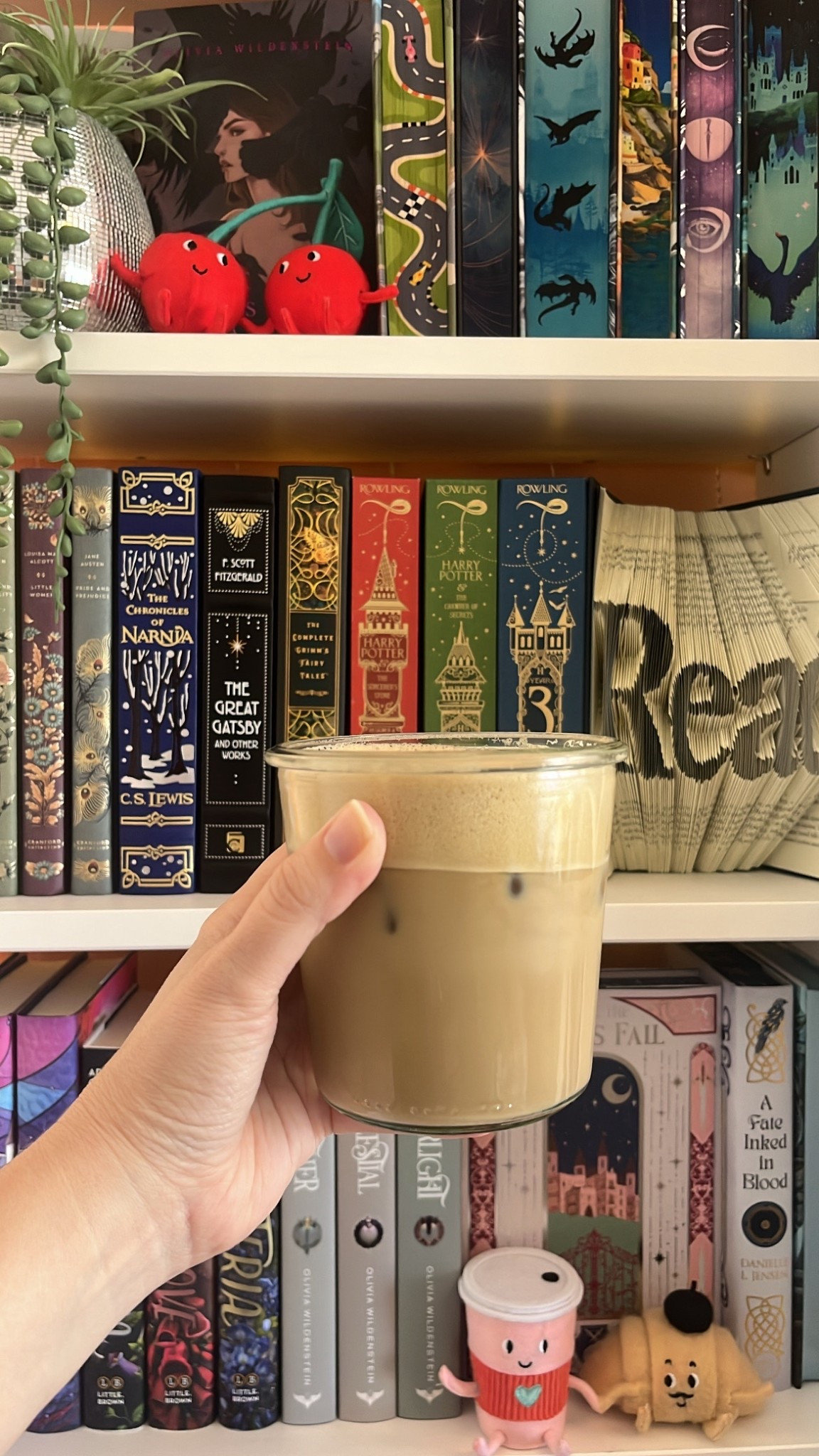 My new favorite iced coffee cup! Perfect for shaken espresso too since it comes with a lid! I’m really loving that it’s dishwasher safe too because a lot of my other iced coffee cups are hand was only. 🫧



It’s hard to see in this photo, but I’ve been using star shaped ice lately and it’s so fun! I love adding a little whimsy to my life. ⭐️✨

Linking all my coffee and iced drink essentials below! To make this drink, all you need is 2 teaspoons of instant espresso, 1 tablespoon of brown sugar, a pinch of salt, a sprinkle of cinnamon, then add about 3 oz of hot water and froth. Add in ice and your preferred milk and stir and you’ll have a drink even better than coffee shop quality from home! 🙌🏻☕️

Keywords: coffee, canning, jar, morning routine, simple pleasures, dishwasher safe

#LTKfoodie #LTKmorningroutine #LTKHome