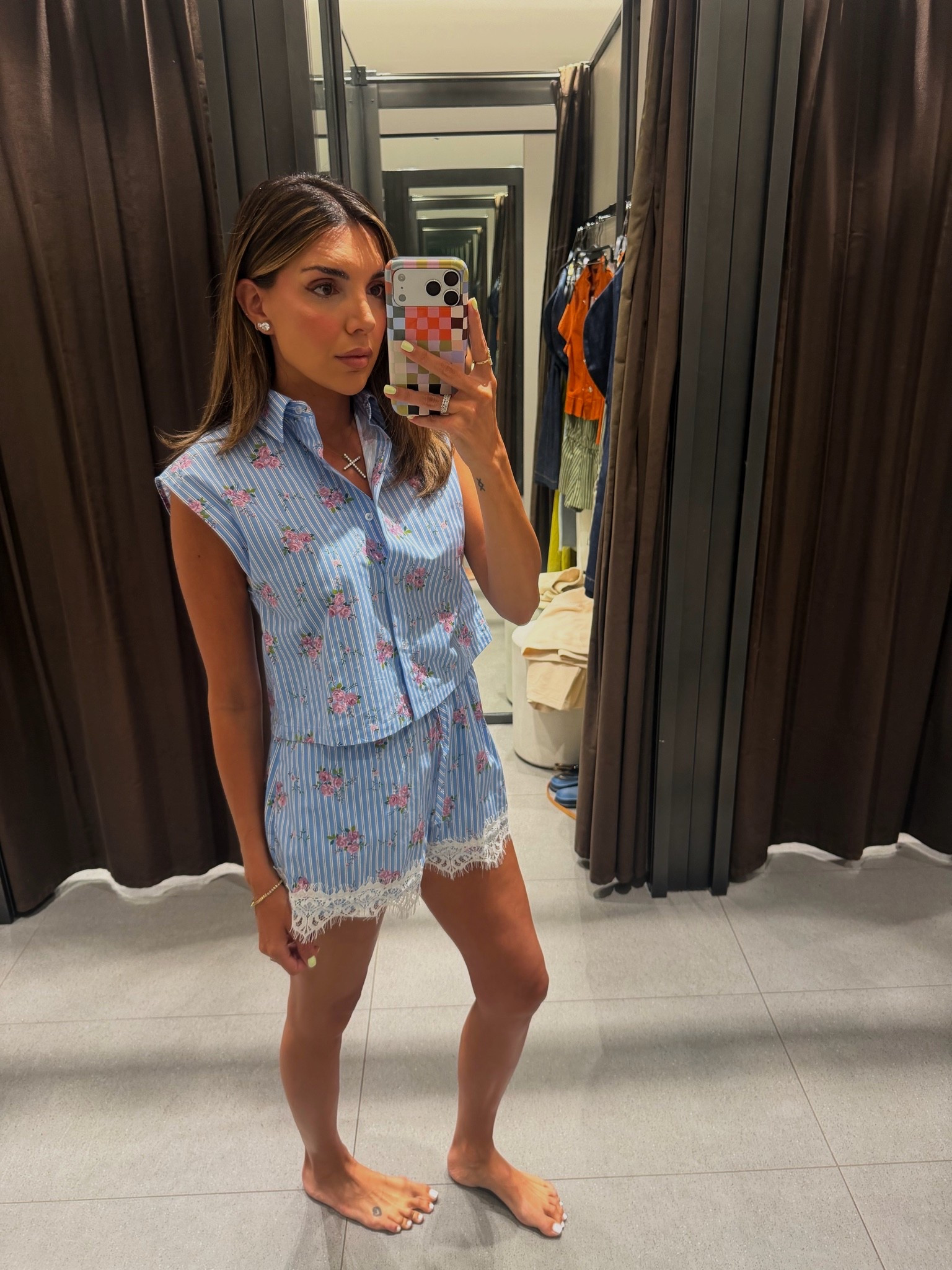 obsessed over this floral set from @Zara!

shorts: XS
top: med

#LTKootd