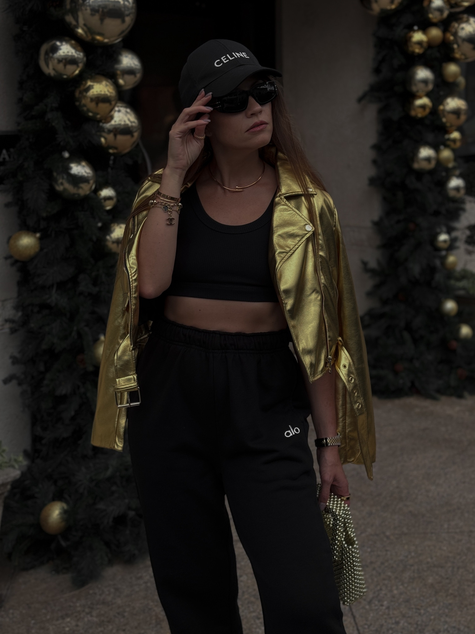 Gold season 

#LTKSeasonal #LTKHoliday #LTKstyletip