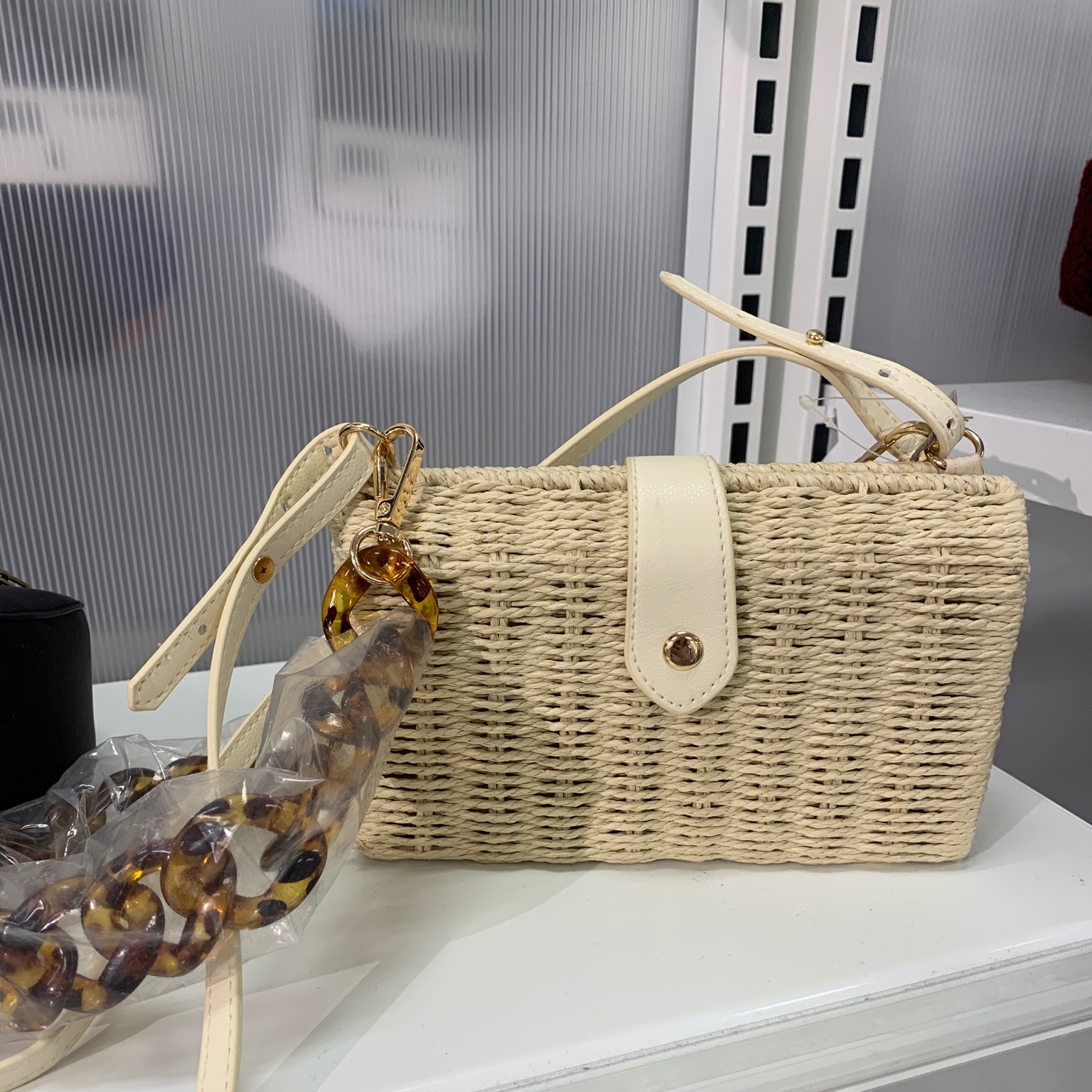 New at Target!
Love this purse! Comes with two straps for different looks! Love the tortoise shell one! Can also use as a clutch! 
Was in a rush when I went so didn’t buy but ordering one today! Comes in multiple colors! (This is my fav)

#coastalstyle #target #summerstyle #summerfashion #targetpurses #pursefinds #clutch #summerbag #summerclutch #weddingguest #targetfinds #coastal #preppystyle

#LTKunder50 #LTKFind #LTKitbag
