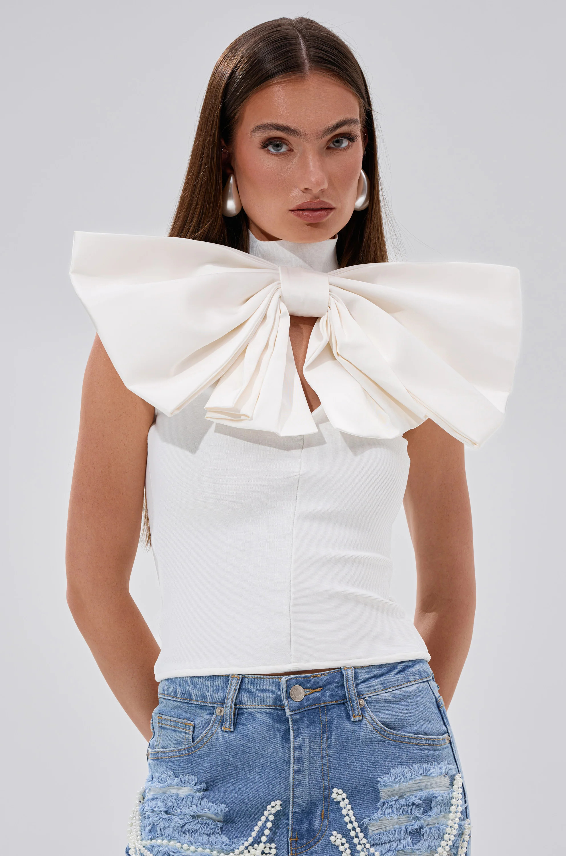 CUTIE BOW TOP IN WHITE | AKIRA