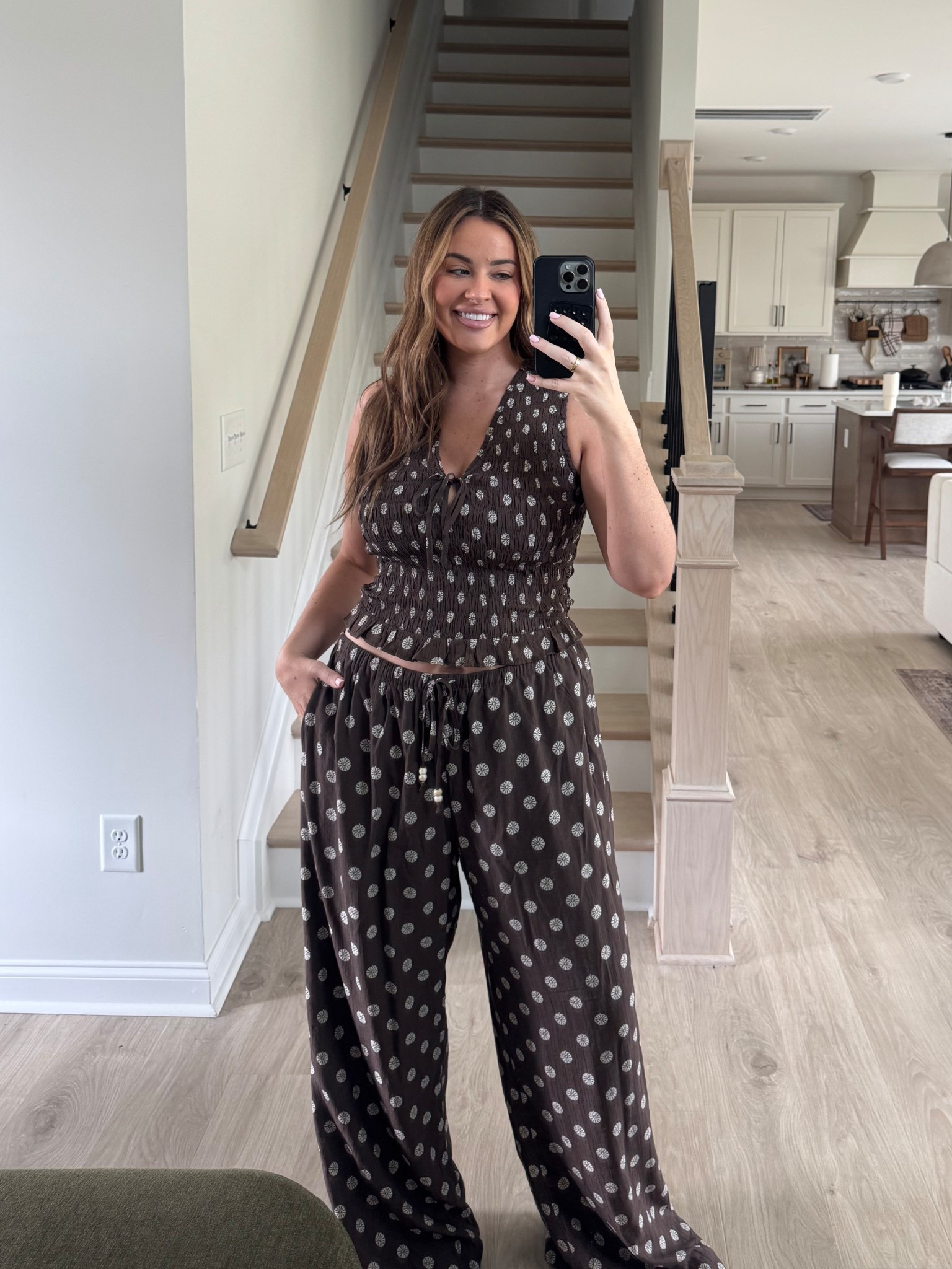 Medium top and large bottoms @abercrombie 💛

#LTKMidsize #LTKootd #LTKTall