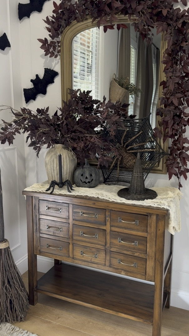 Halloween Entryway

#LTKHalloween #LTKSeasonal #LTKVideo