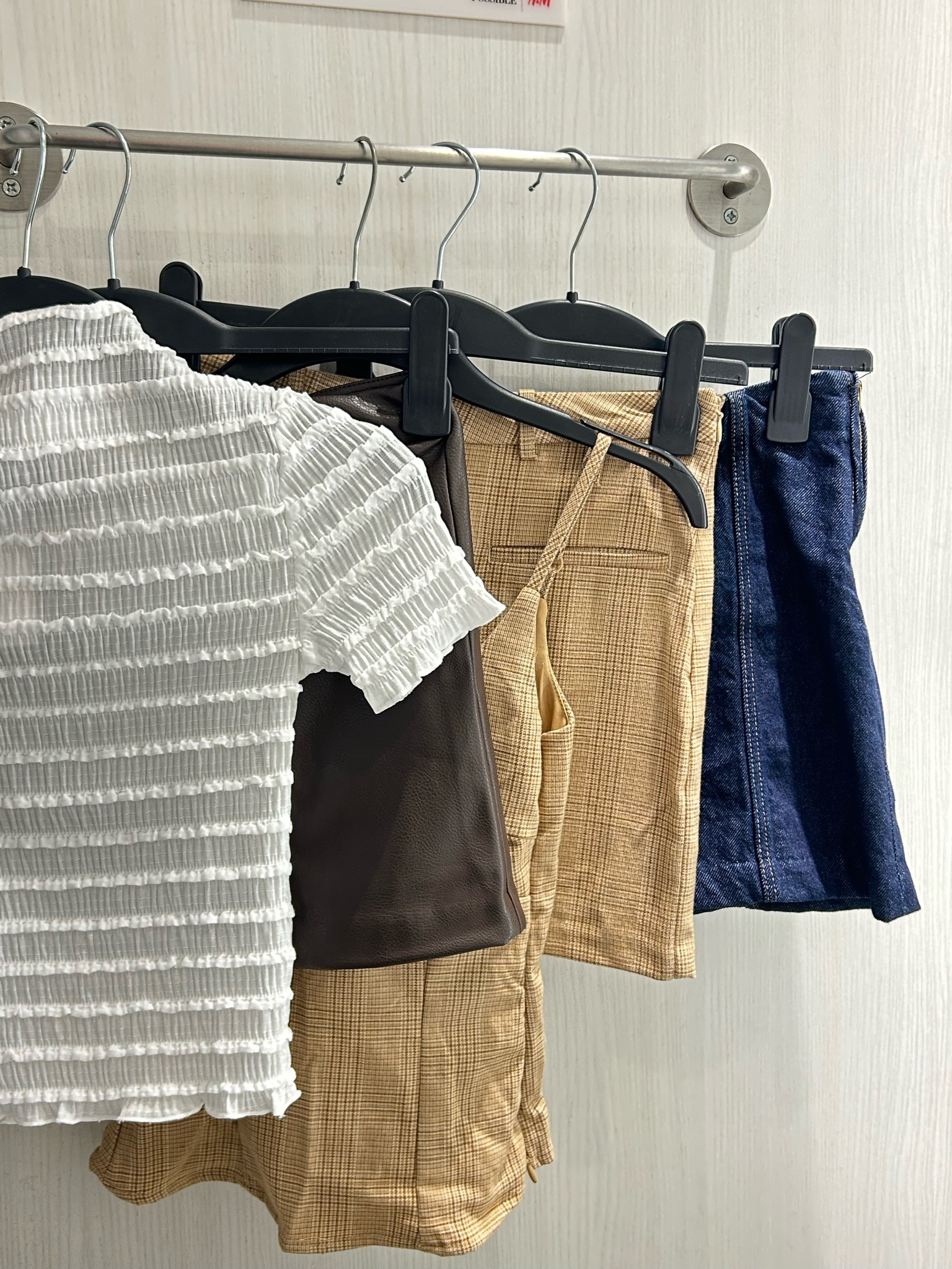 h&m fall finds all under $20

#LTKFindsUnder50 #LTKSaleAlert #LTKStyleTip