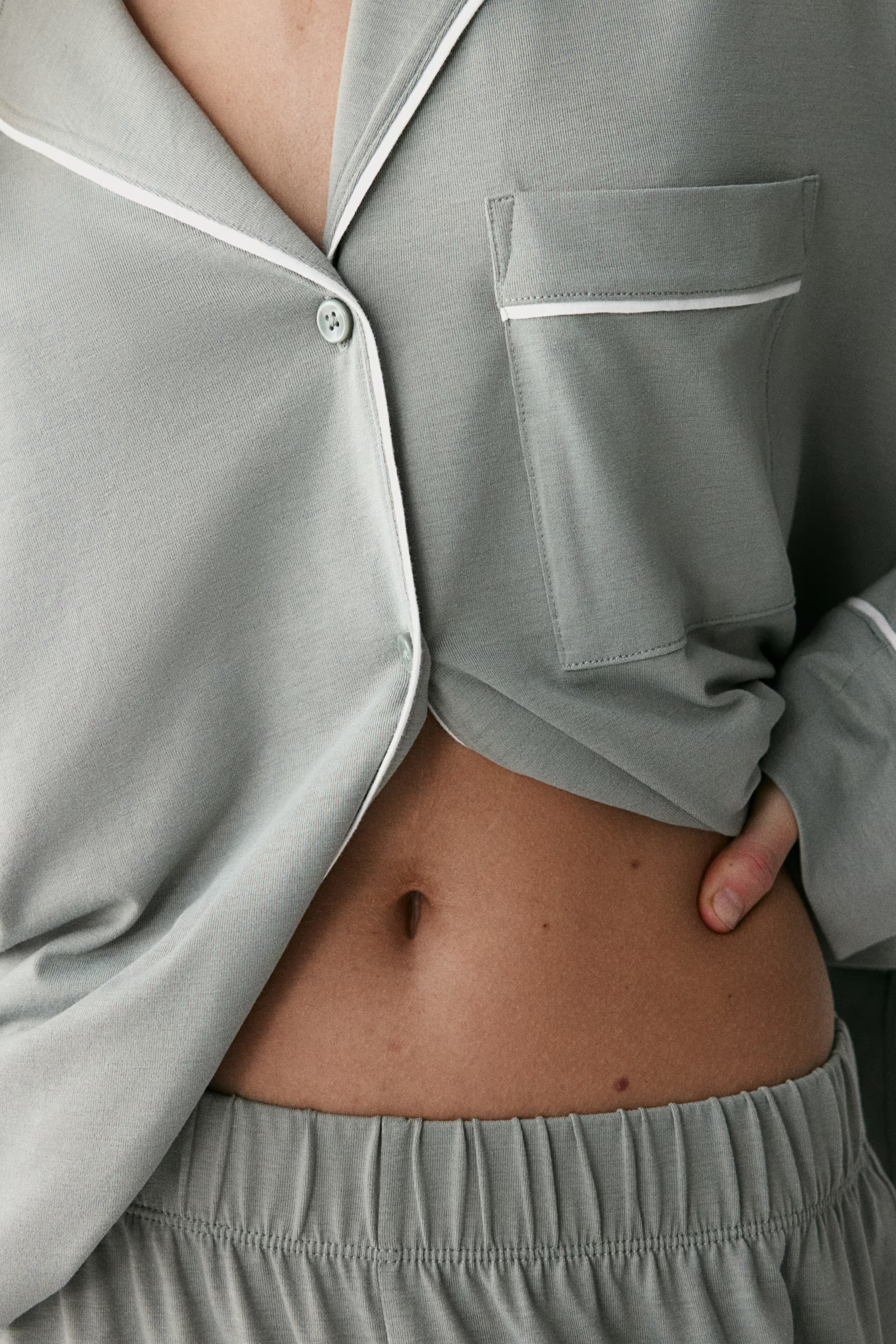 Viscose-Blend Pajamas - Light khaki green - Ladies | H&M US | H&M (US + CA)