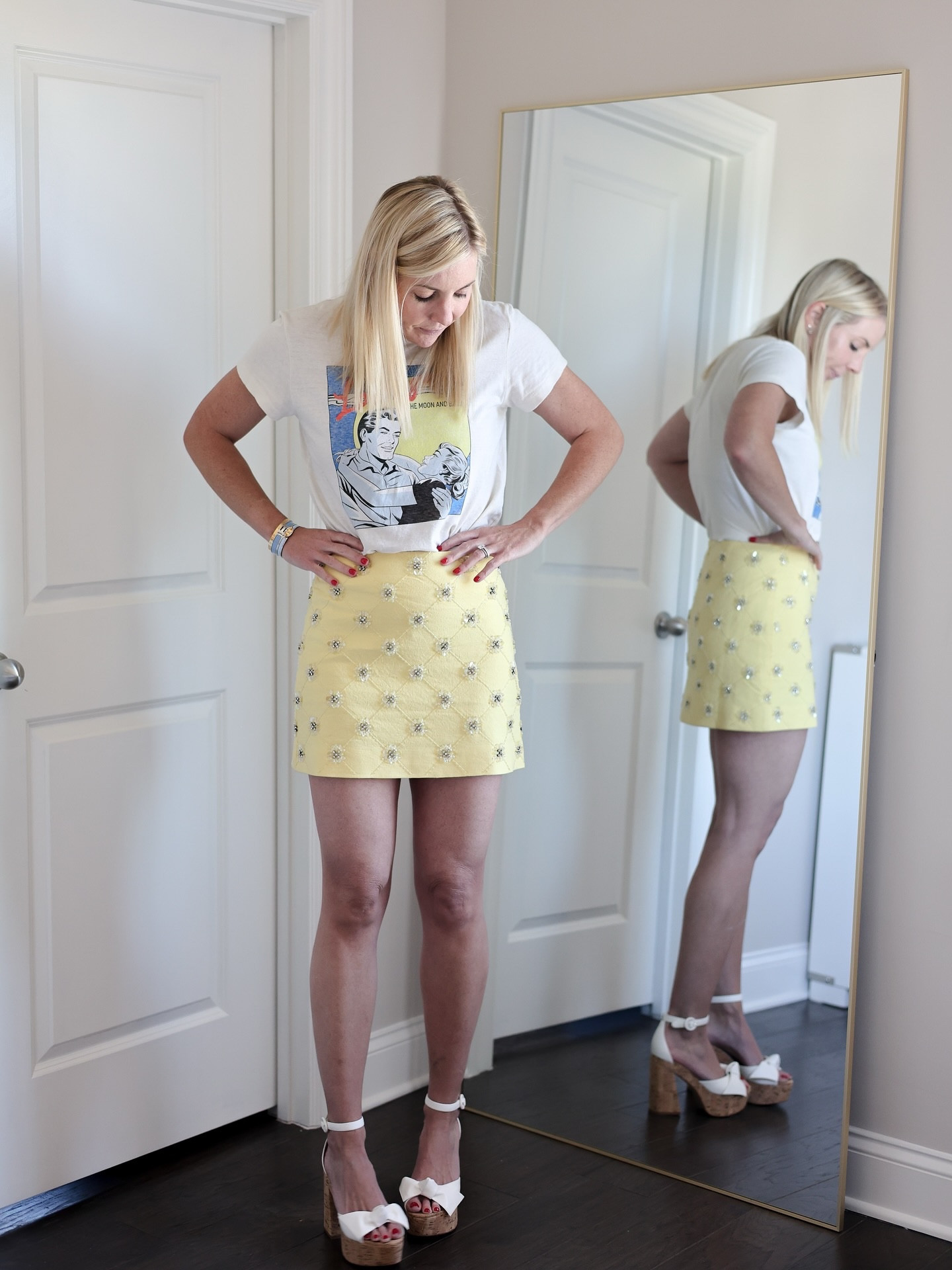 Graphic tee - 3 ways 

Featuring this GORGEOUS skirt I picked up @shoptootsies 💛

Dress them up, dress them down—layer, knot, or tuck. There’s literally no mood a good graphic tee can’t match. Effortless, expressive, and always on repeat in my closet!

Comment ‘TEE’ for links sent to your DM!

#GraphicTeeStyle #ClosetStaple #StyleYourWay #VersatileFashion