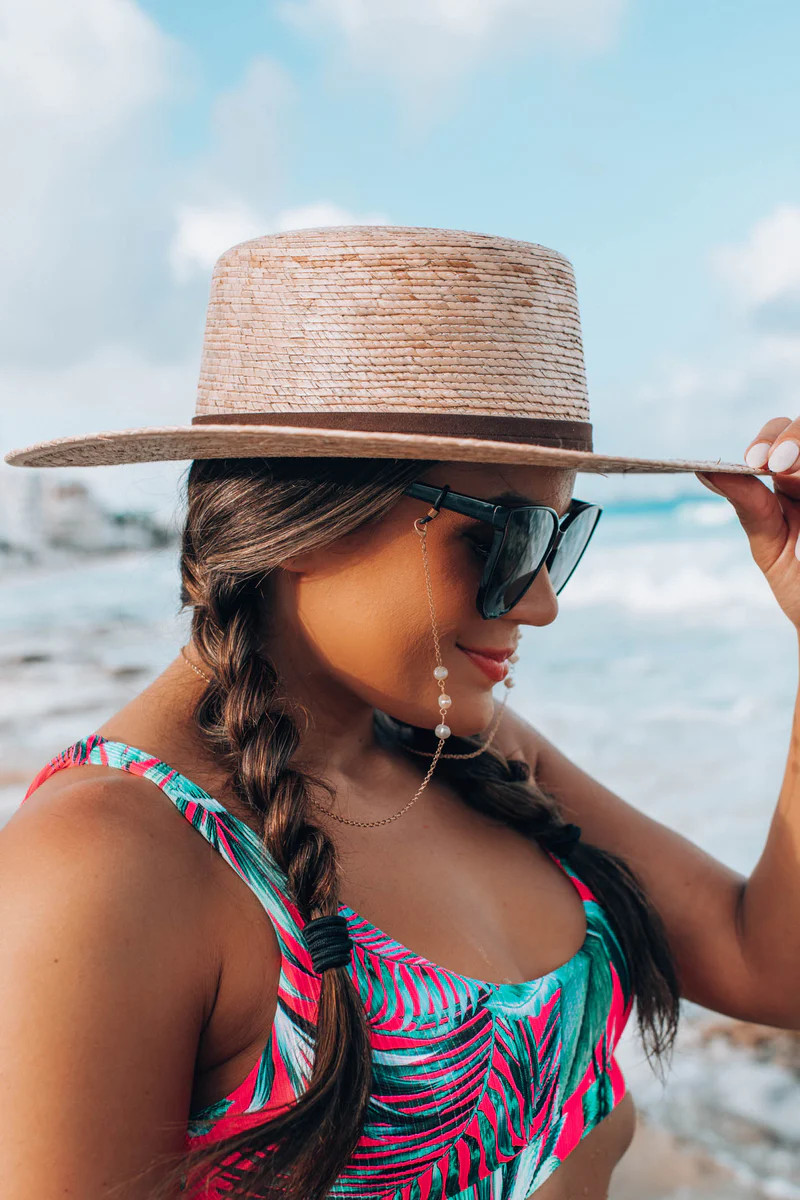 Upscale Beauty Pearl Gold Sunglass Chain | Apricot Lane Boutique
