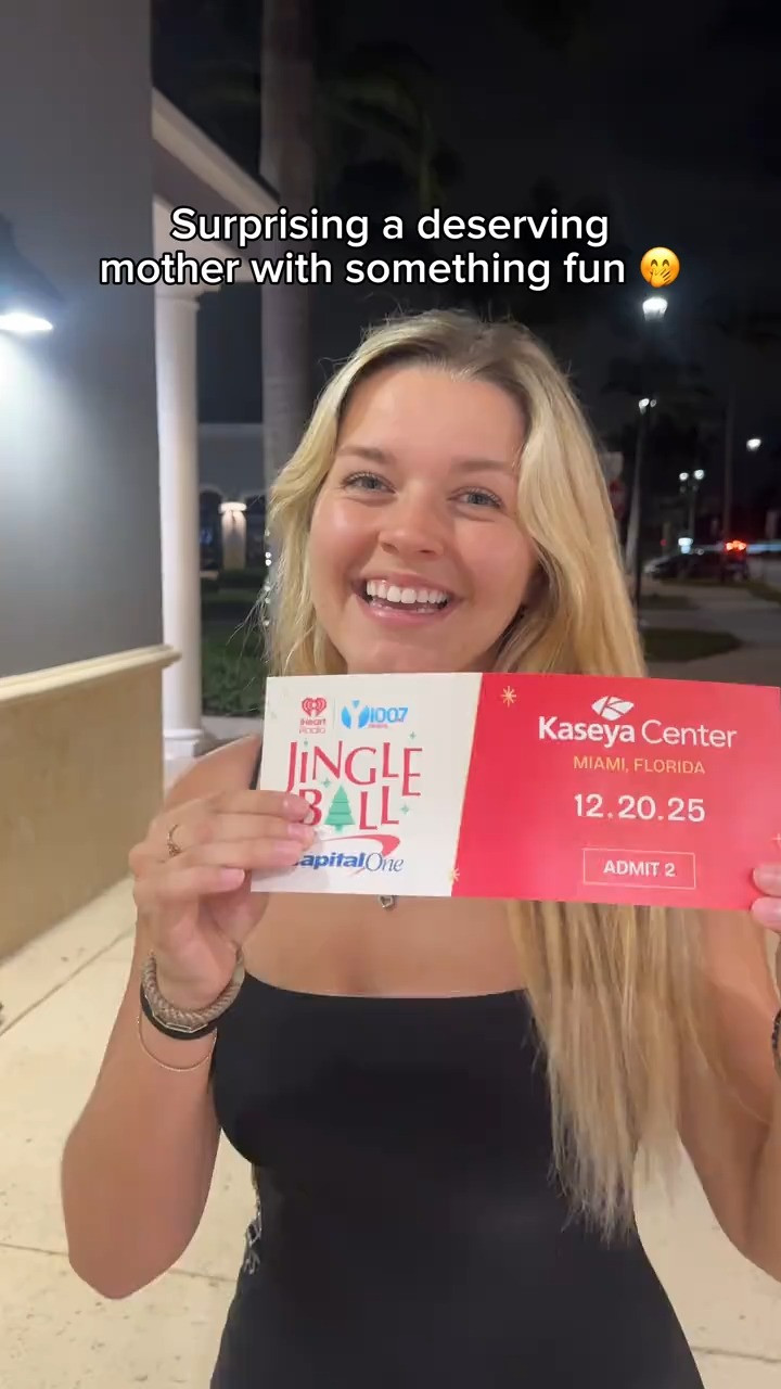   

 #LTKootd #LTKSeasonal #LTKTall