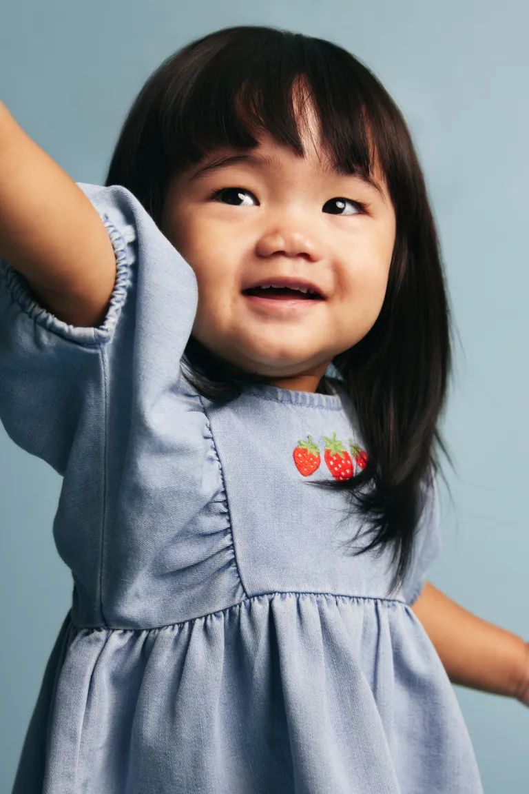 Embroidered-motif Denim Dress - Light denim blue/strawberries - Kids | H&M US | H&M (US + CA)