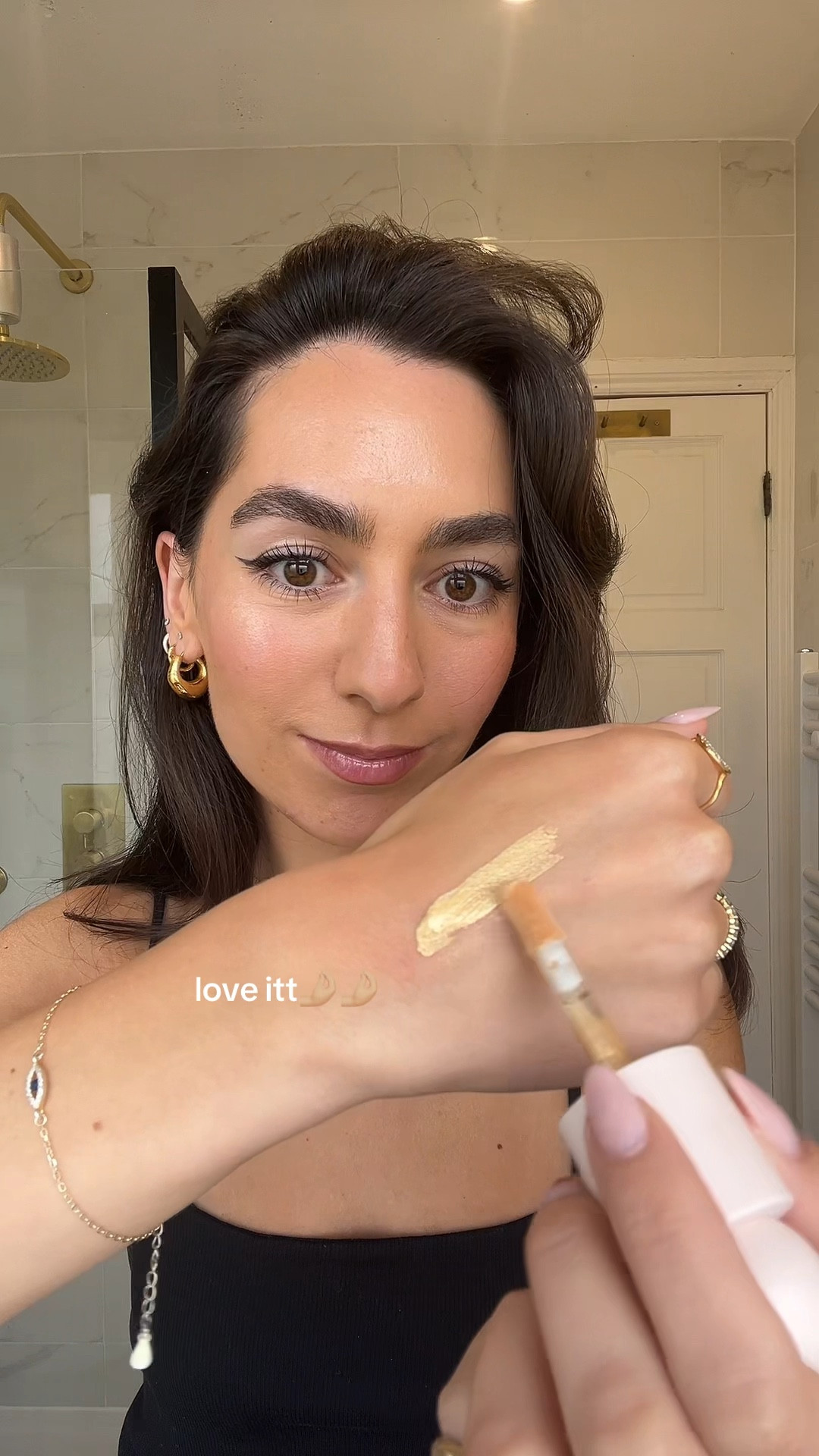 Testing out the rare beauty positive light liquid highlighter ✨🤌🏼 space nk 

#LTKeurope #LTKbeauty #LTKuk