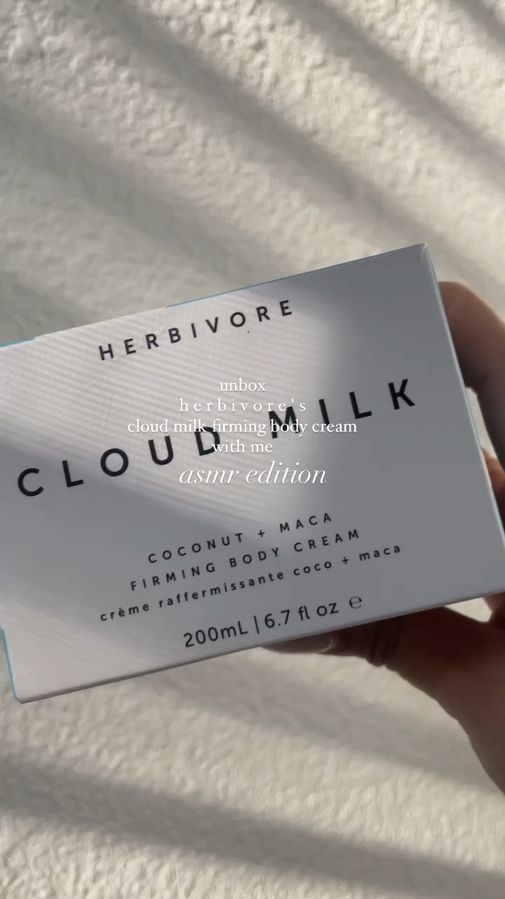 Unboxing @herbivorebotanicals first body cream!
Now that winter is here our skin can become extra dehydrated. This firming body cream couldn't have come at the perfect time!

Key Ingredients ✨
Coconut - Deeply Hydrates w/ fatty acids
Maca - Smooths the look of cellulite + firms skin
Vegan Squalene - Non-Comedogenic, locks in moisture + protects skin barrier.

#LTKGiftGuide #LTKbeauty #LTKfindsunder50