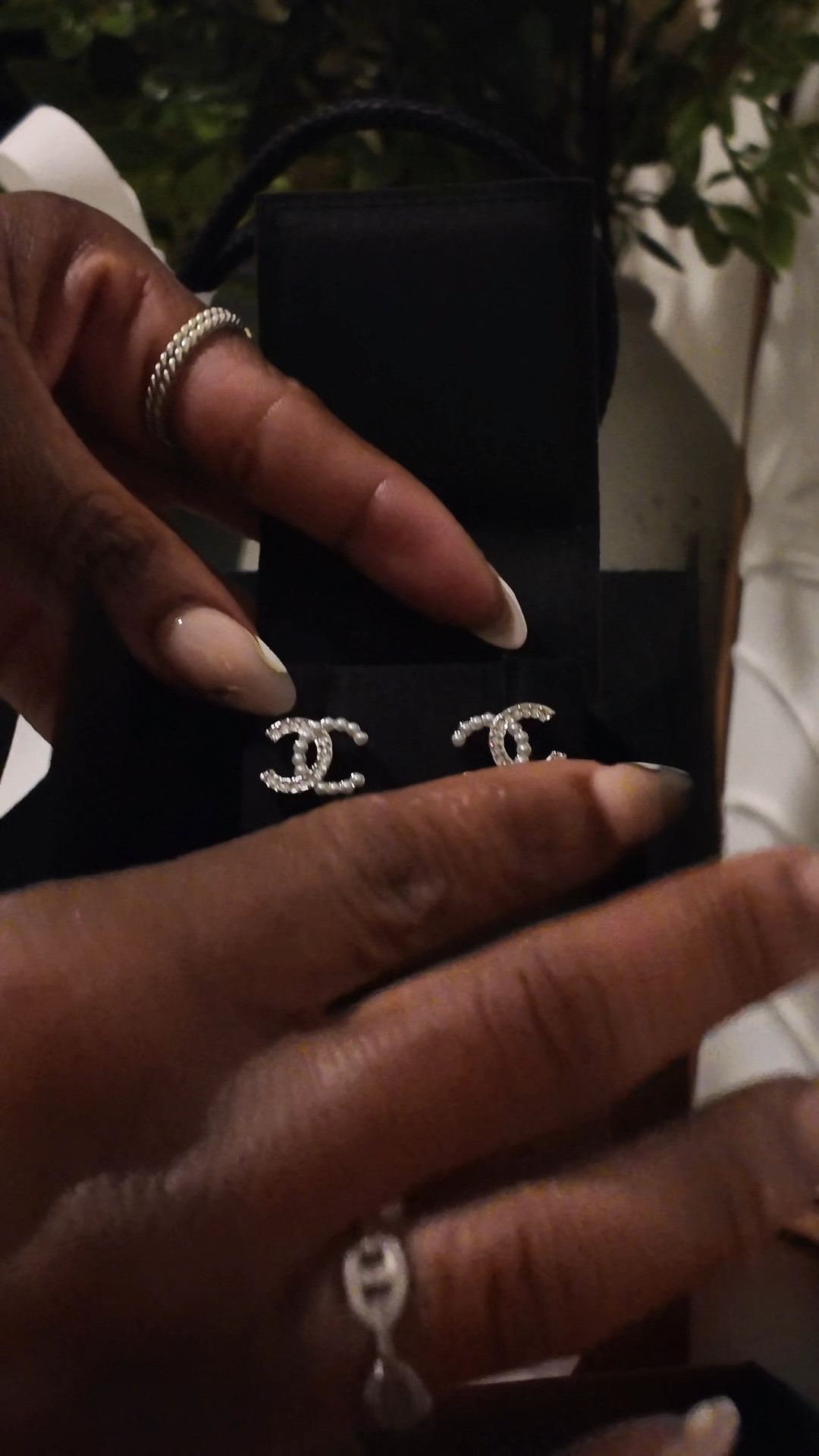 Every girl deserves Chanel 

#chanelEarrings #Chanel