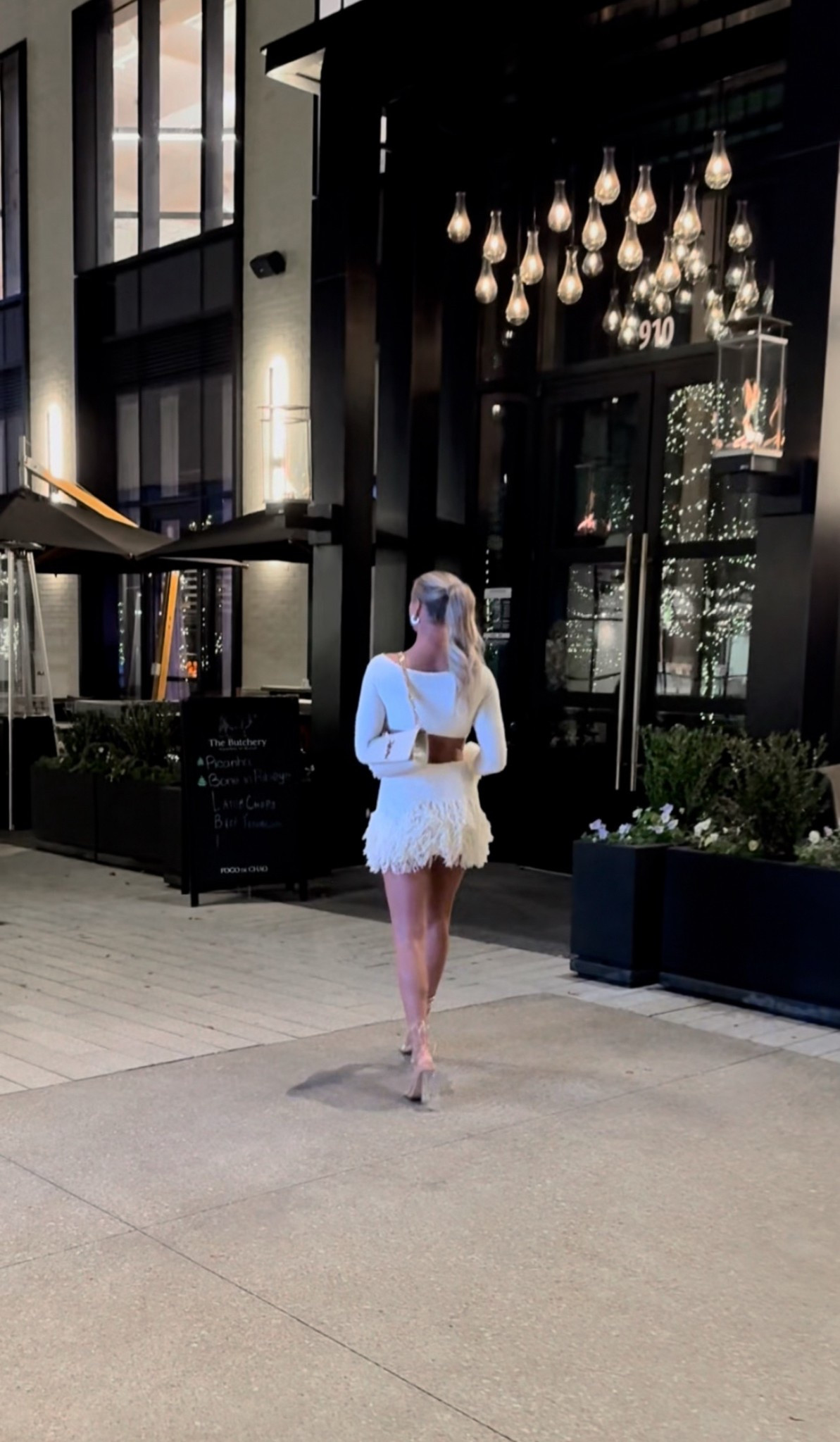 This winter white set is everything ✨ perfect for date night or for a bride to be

Date night outfit, matching set, Amazon fashion, Amazon outfit, bride to be, bride outfits, mini skirt, cropped sweater 

#LTKootd #LTKSeasonal #LTKFindsUnder50