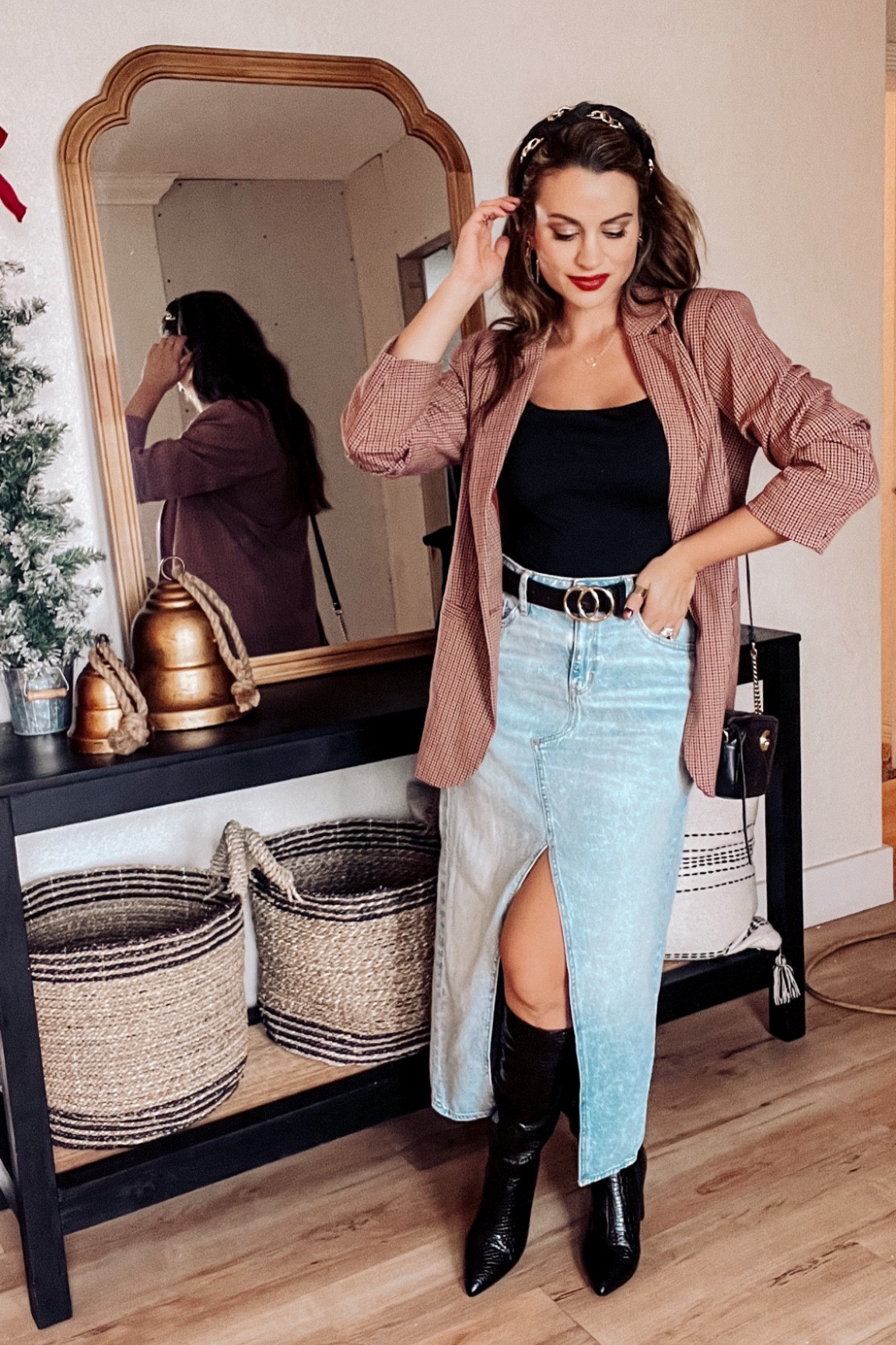 Five days of easy and affordable outfit ideas for Thanksgiving!

Thanksgiving outfit
Fall outfit 
Denim skirt outfit 
Blazer 
Plaid blazer 
Blazer outfit
Faux leather boots
Black boots 


#LTKSeasonal #LTKStyleTip #LTKHoliday