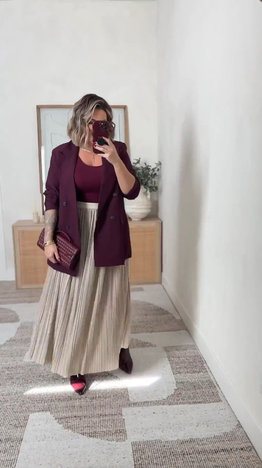 Leopard leggings L 
Leopard bra XL 
Cream pants L 
Cream top XL 
3 pack long sleeves L 
Red sweater L 
Jeans L 
Black oversized cardigan L/XL 
Maroon blazer L 
Maroon tank L 
Grey sweater L 
Long skirts L 
Dog sweaters size small 

Follow my shop @shaynaslife on the @shop.LTK app to shop this post and get my exclusive app-only content!

#

Follow my shop @shaynaslife on the @shop.LTK app to shop this post and get my exclusive app-only content!

#liketkit #

#LTKStyleTip #LTKMidsize