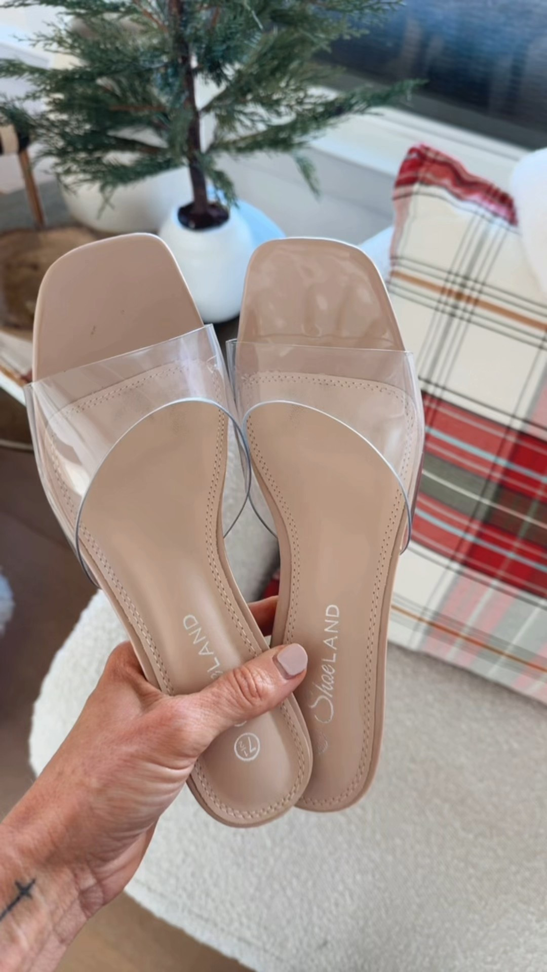 Amazon heels under $30! Clear heels are my favorite because they can go with every look. 

#LTKShoeCrush #LTKootd #LTKHoliday