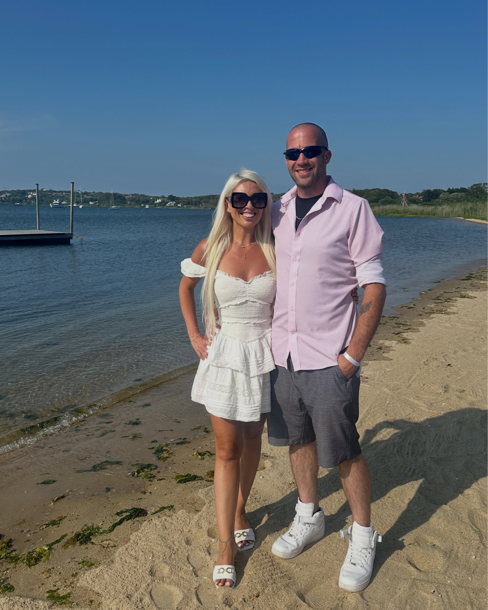 How was our little Montauk day trip already a month ago? 🤍 Between deadlines, events and everything happening behind the scenes, this was one of those summer days I wish I could bottle up. Sunshine, salty air, beautiful views and my favorite person. There’s truly nothing quite like Montauk in August. 🌊 🤍🌻

#thelongislandblonde #explore #eastend #montauk #hamptons