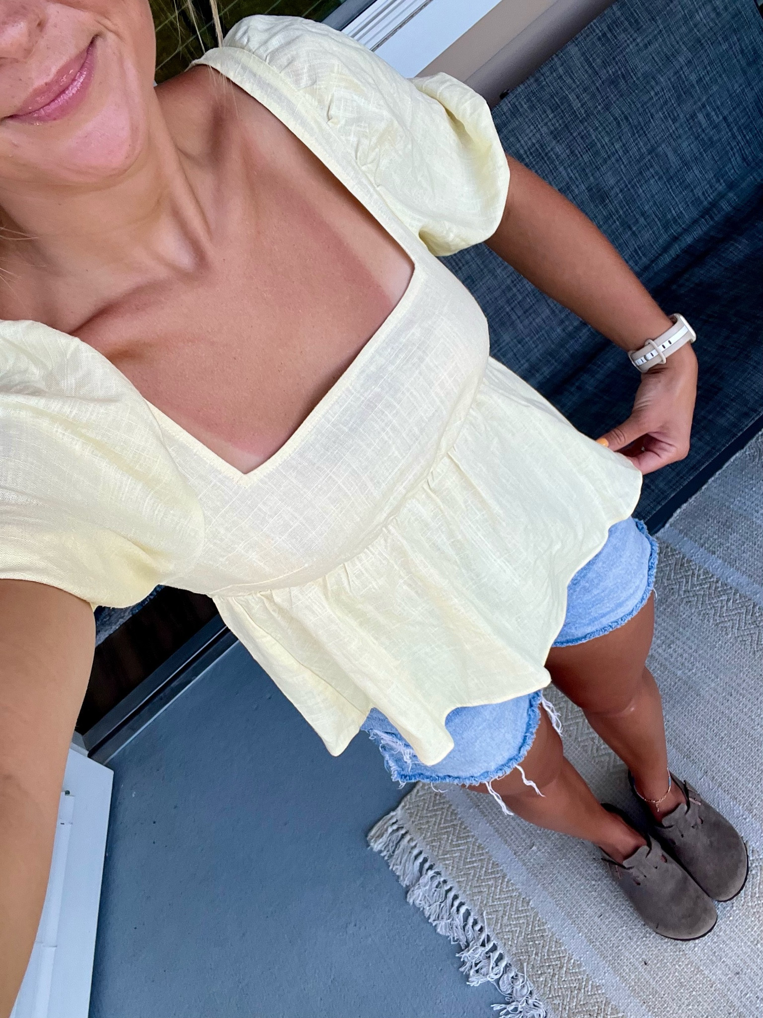 the yellow isn’t online, so check the store🤩 

shorts are old from express, so linked some similar from H&M! 
