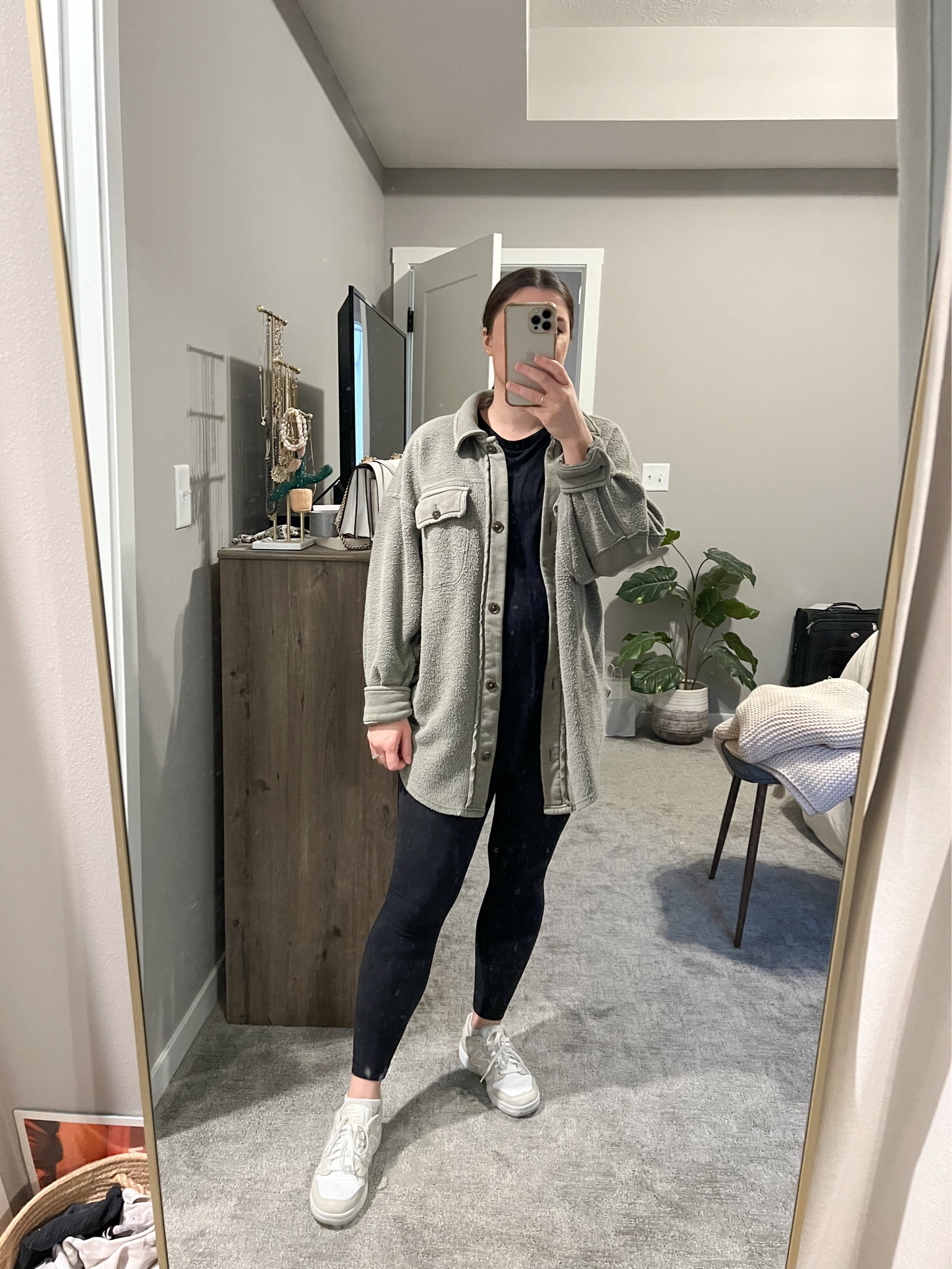 Todays #teacherootd


Teacher outfit, teacher style, fall outfits, winter outfit, fall style, ootd, comfy outfit, lululemon align, free People Ruby jacket, new balance 480 

#LTKshoecrush #LTKSeasonal #LTKfindsunder100