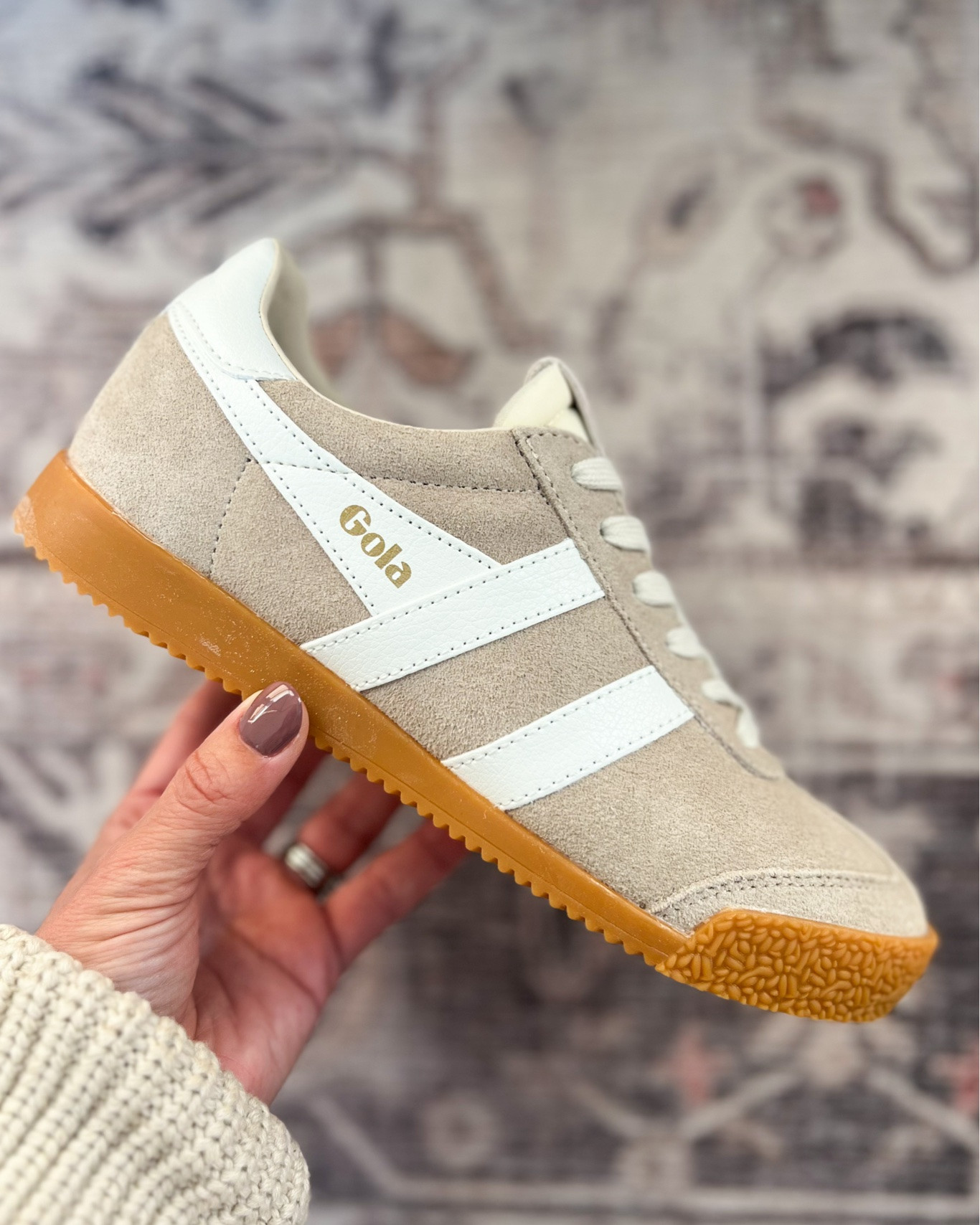 Gola Elan sneakers in bone/white are back in stock this season! I wore these heavily last fall and winter and plan to wear them again. They’re true to size (fit a size 5 well) and are comfortable. 

Shoes: 5 
Jeans: 24 short 
Sweater: xs Sweatshirt

#LTKPetite