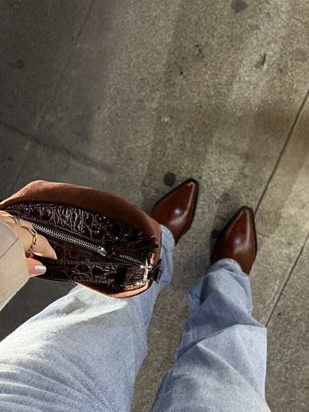 Chocolate brown 🤎

#LTKFind #LTKHoliday #LTKSeasonal