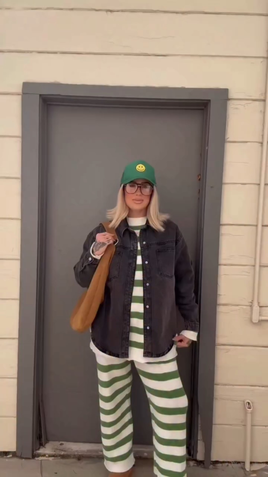 Did ya miss you me? 4 weeks postpartum OOTD💚😊 comment ‘’links’ below⬇️ and I’ll send you all the details to shop this look! 
.
.
.
.
. #amazonfashion #amazonfinds #amazon #amazondeals #amazonprime fashion ootd amazonshopping amazonreviewer amazonfreebies amazonseller amazoninfluencer amazonfashionfinds founditonamazon amazonmusthaves usa ltkunder amazonproduct fashionblogger amazonhome freebies onlineshopping amazonreview amazonus style deals amazonreviews fashionstyle amazonfba amazonusa