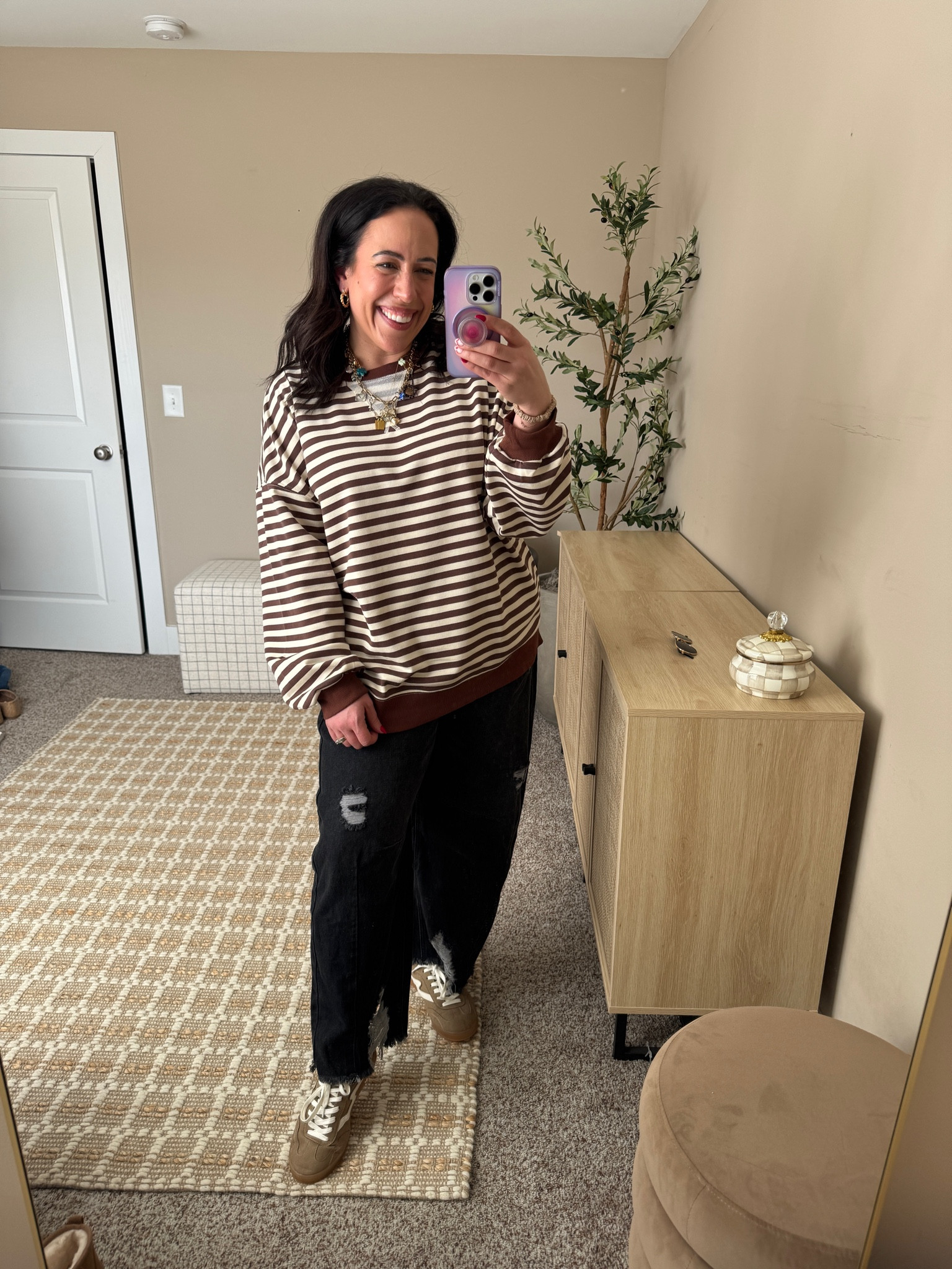 Amazon barrel jeans for the midsize girl! The perfect casual OOTD for my mommas! 

#LTKMidsize #LTKFindsUnder100 #LTKStyleTip