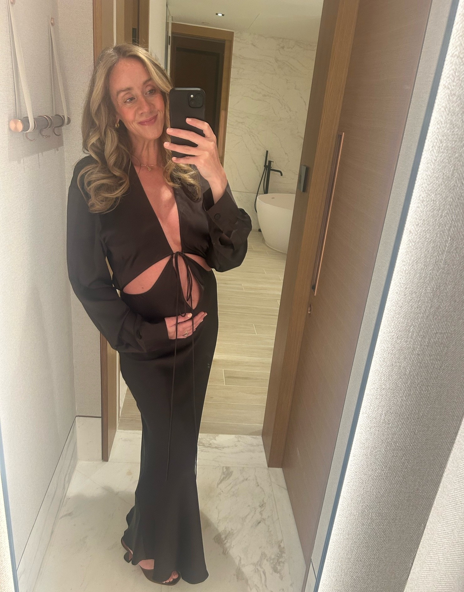 Dubai pregnancy outfits

#LTKuk #LTKdatenight #LTKeurope