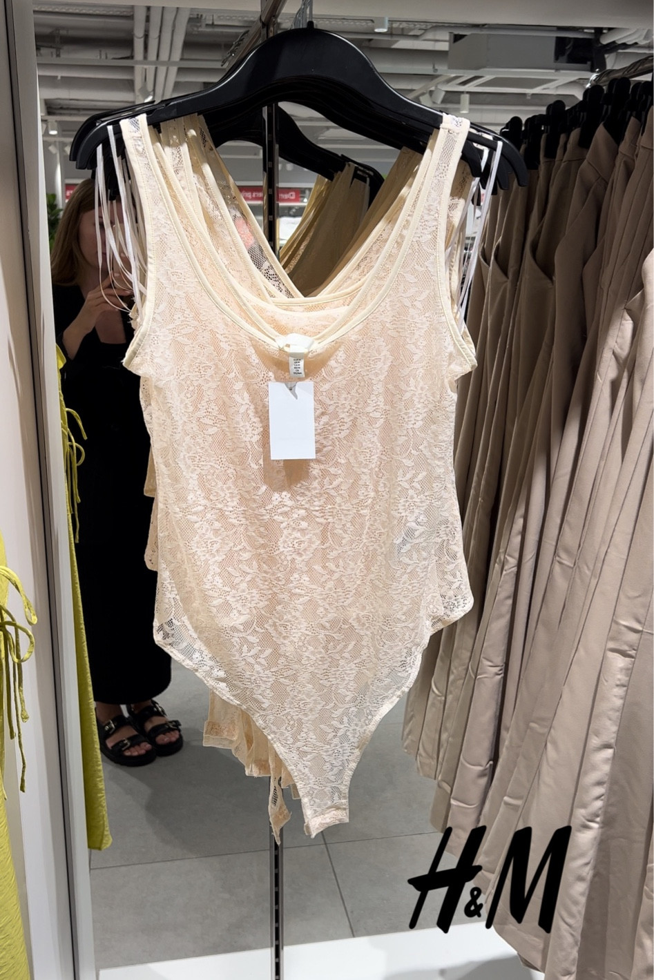 Body dentelle from H&M
✨☁️💫🤍❤️‍🔥
In 2 colors ECRU and BLACK, links are below⤵️

#LTKSeasonal #LTKunder50 #LTKeurope