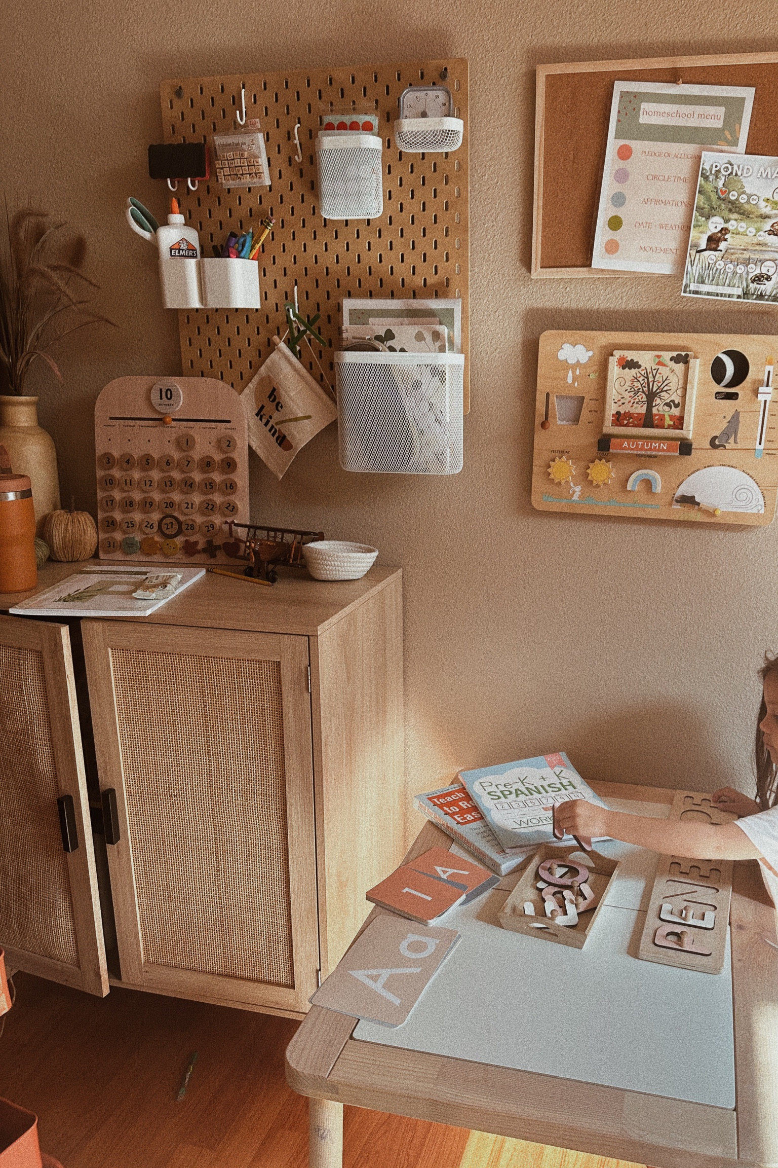 homeschool space 💛


Kids
Toddler
Sahm 
Neutral aesthetic 
Playroom 
Home decor 

#LTKkids #LTKhome #LTKfamily