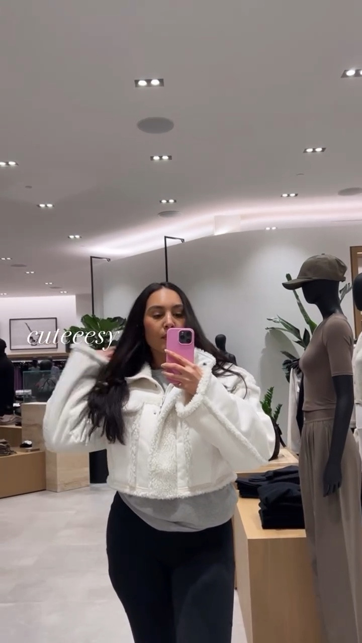 Okay this was a must!! Love this white shearling ALO cropped jacket 🤍🐇

winter womens outfit 

#LTKSeasonal #LTKootd