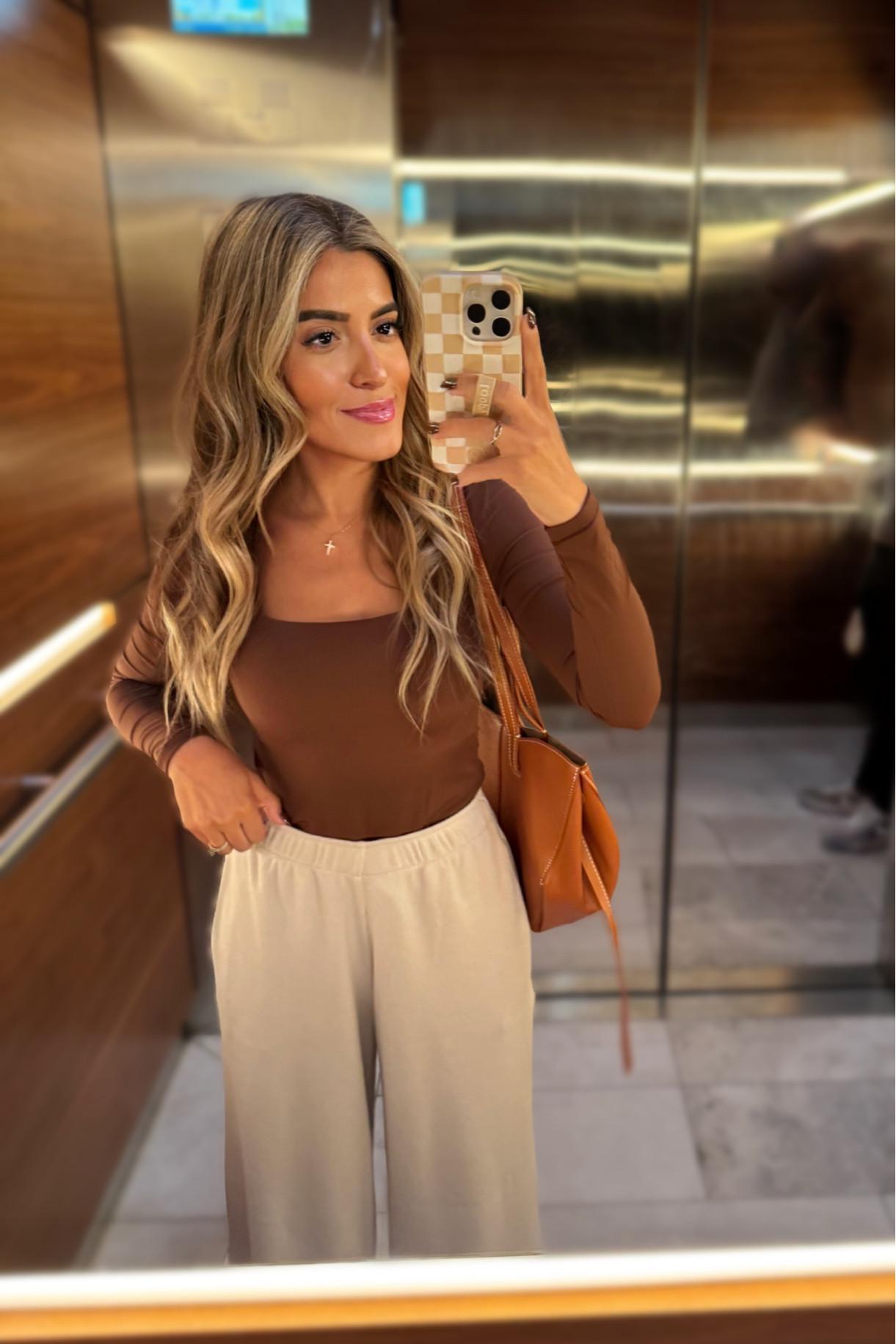 Fall outfit
Brown outfit 
Comfy outfit 
Shoulder bag 
Phone case 


#LTKFindsUnder50 #LTKHoliday #LTKStyleTip