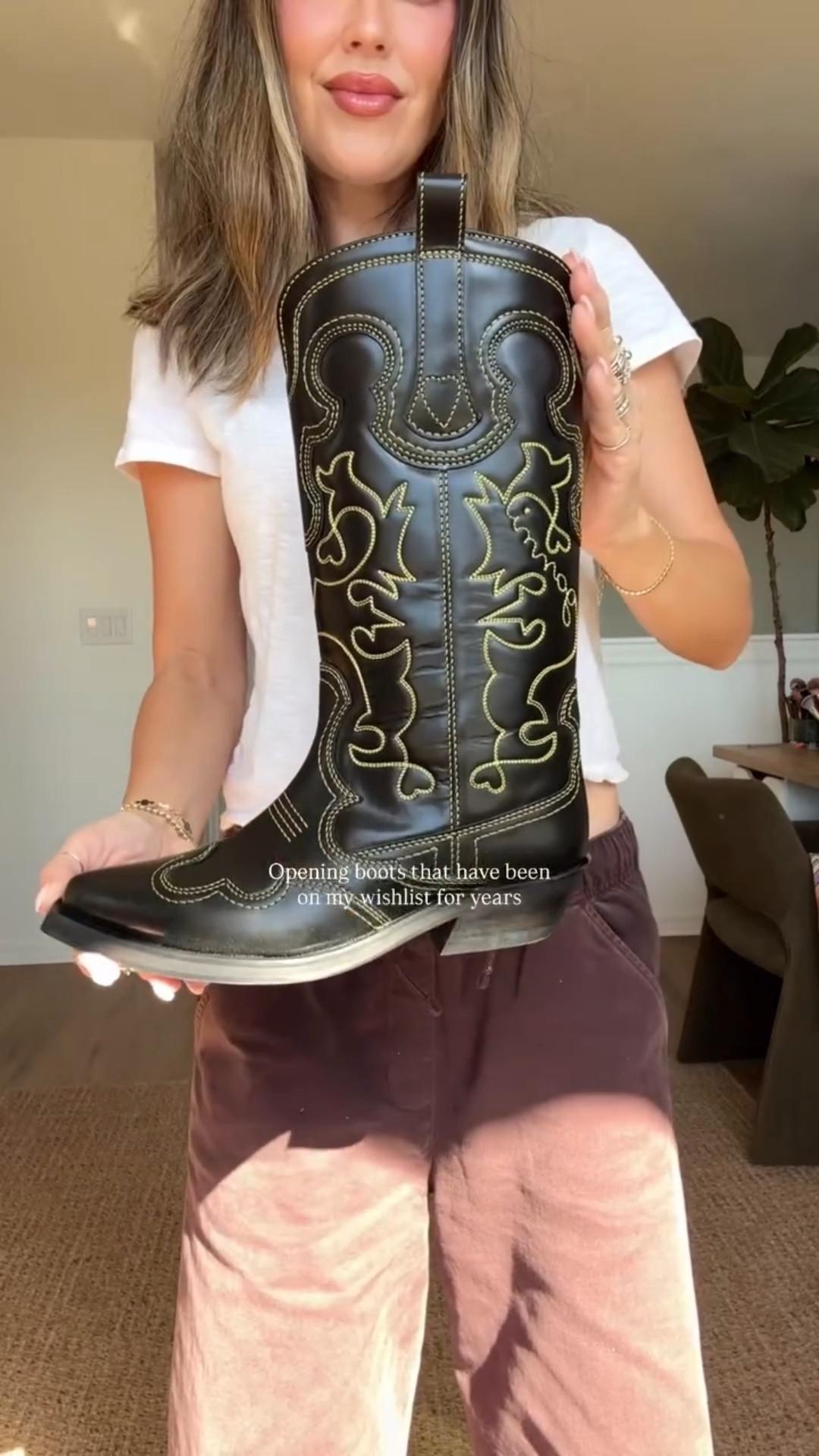 THEEEEE Ganni cowboy boots yall 🤠 

Pants & tee from @gap (I think the gap and ganni should collab!!!) 
Wearing gap mid rise twill easy horseshoe pants in Bordeaux burgundy (size small and I’m 5’5.5”) and gap forever soft tshirt in xs #gappartner

#LTKSaleAlert #LTKStyleTip #LTKShoeCrush